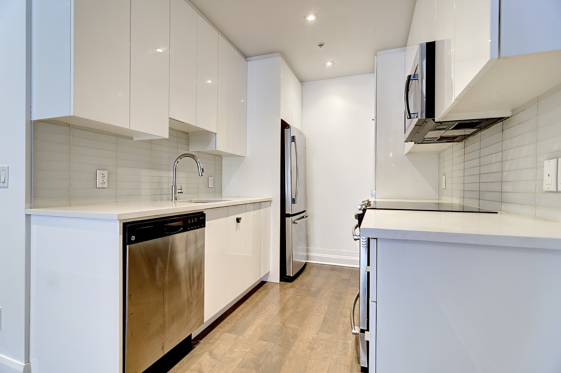 1181 Rue Bishop — photo 3