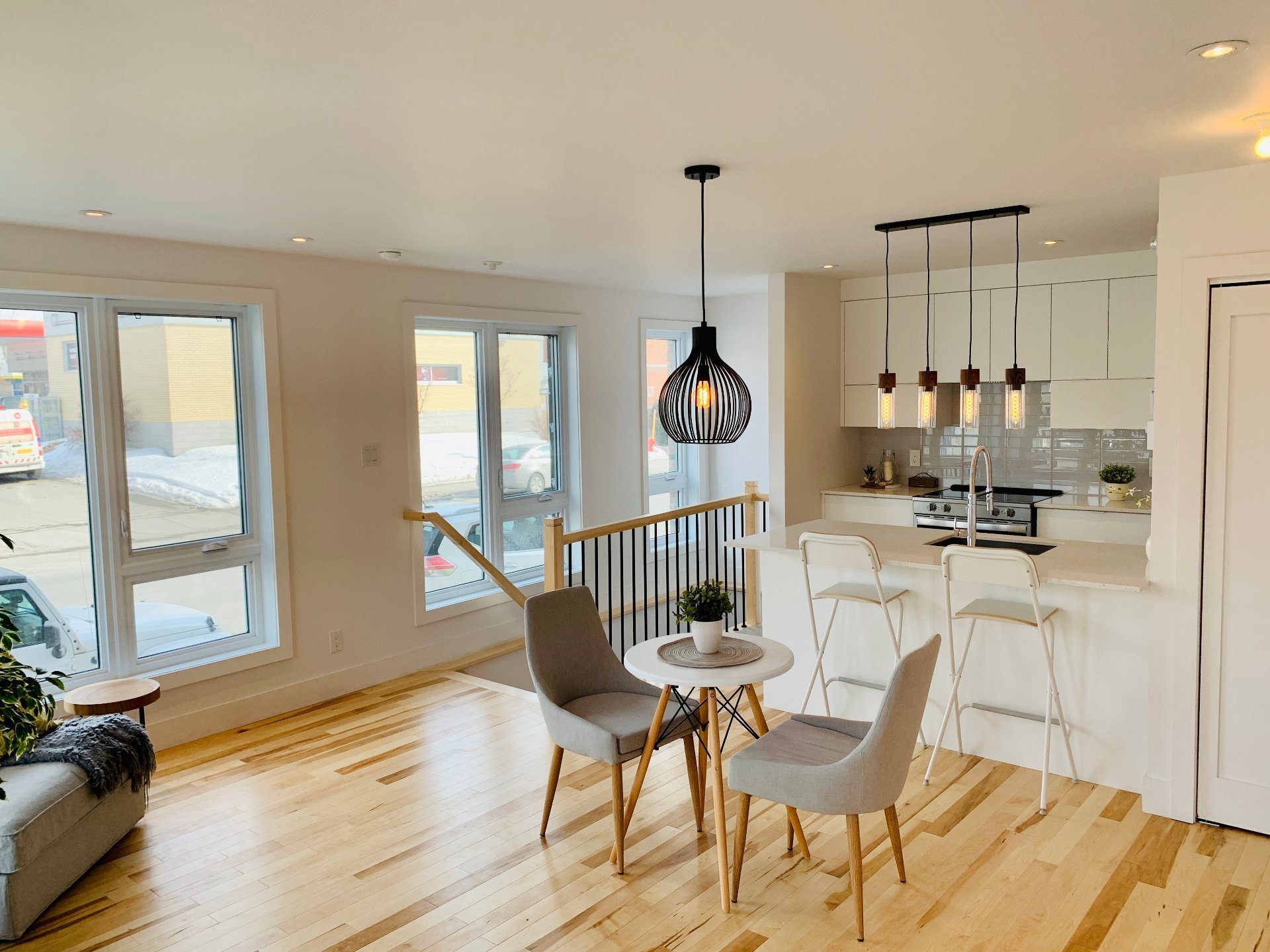 2484 Rue Marie-Anne E. — photo 2