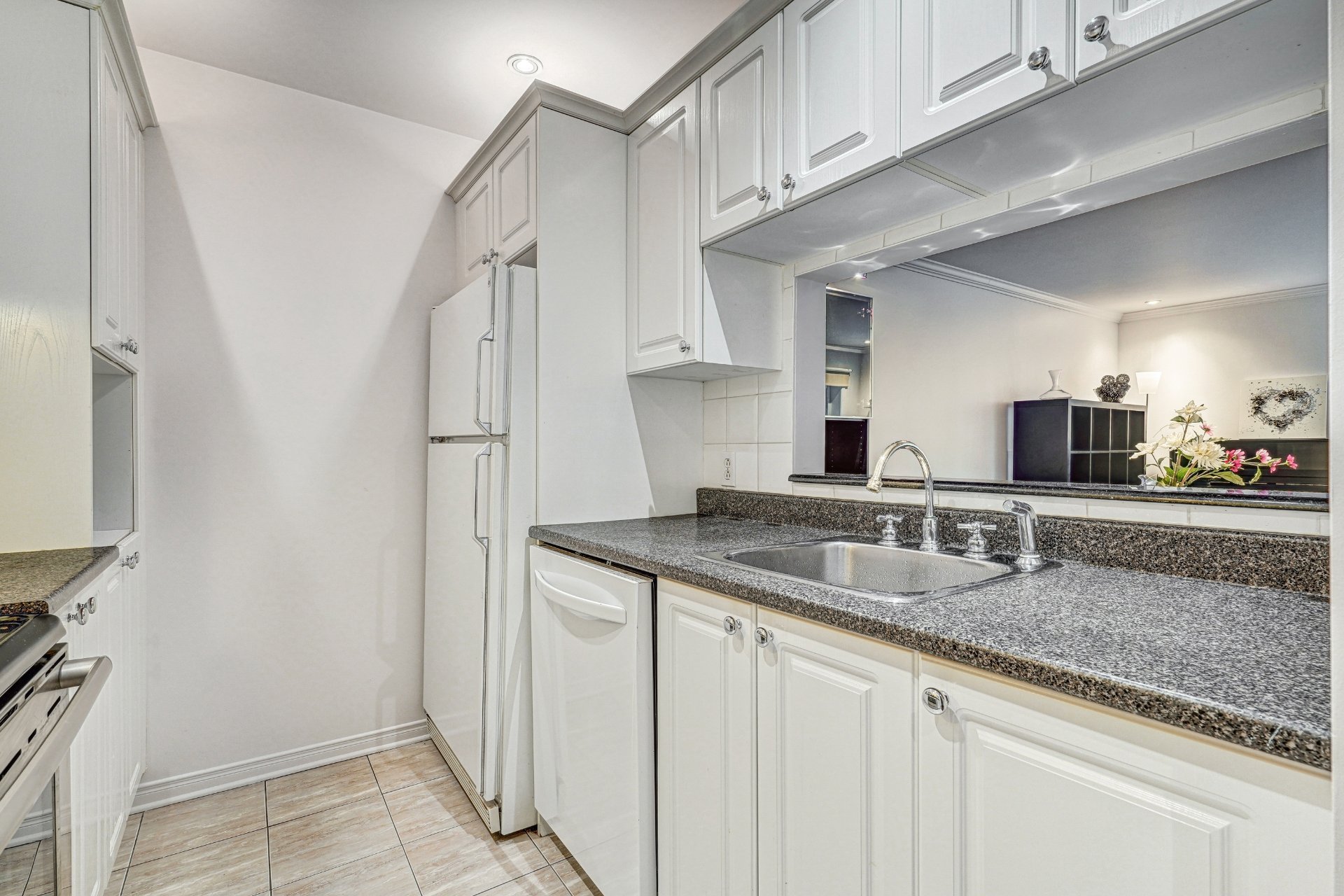 5860 Av. de Monkland — photo 3