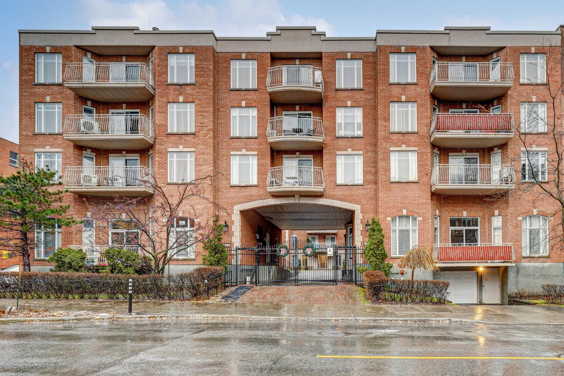5860 Av. de Monkland — photo 1