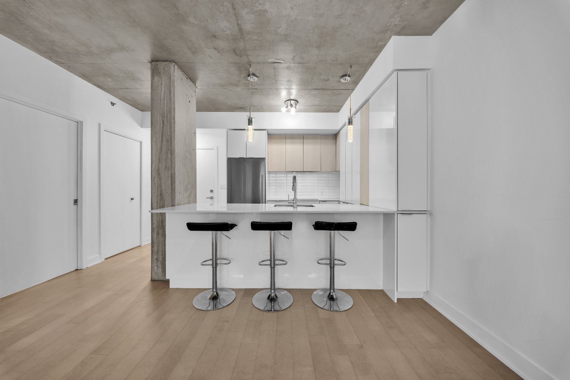 4599 Av. Clanranald — photo 3