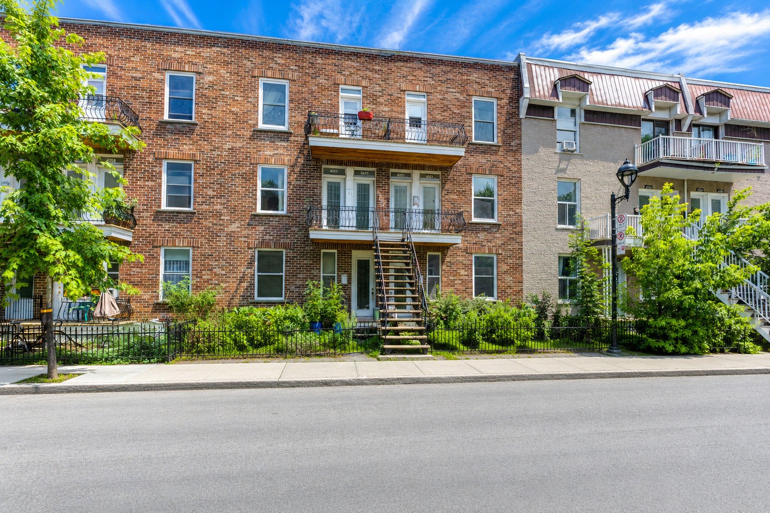 4249 Av. des Érables — photo 2