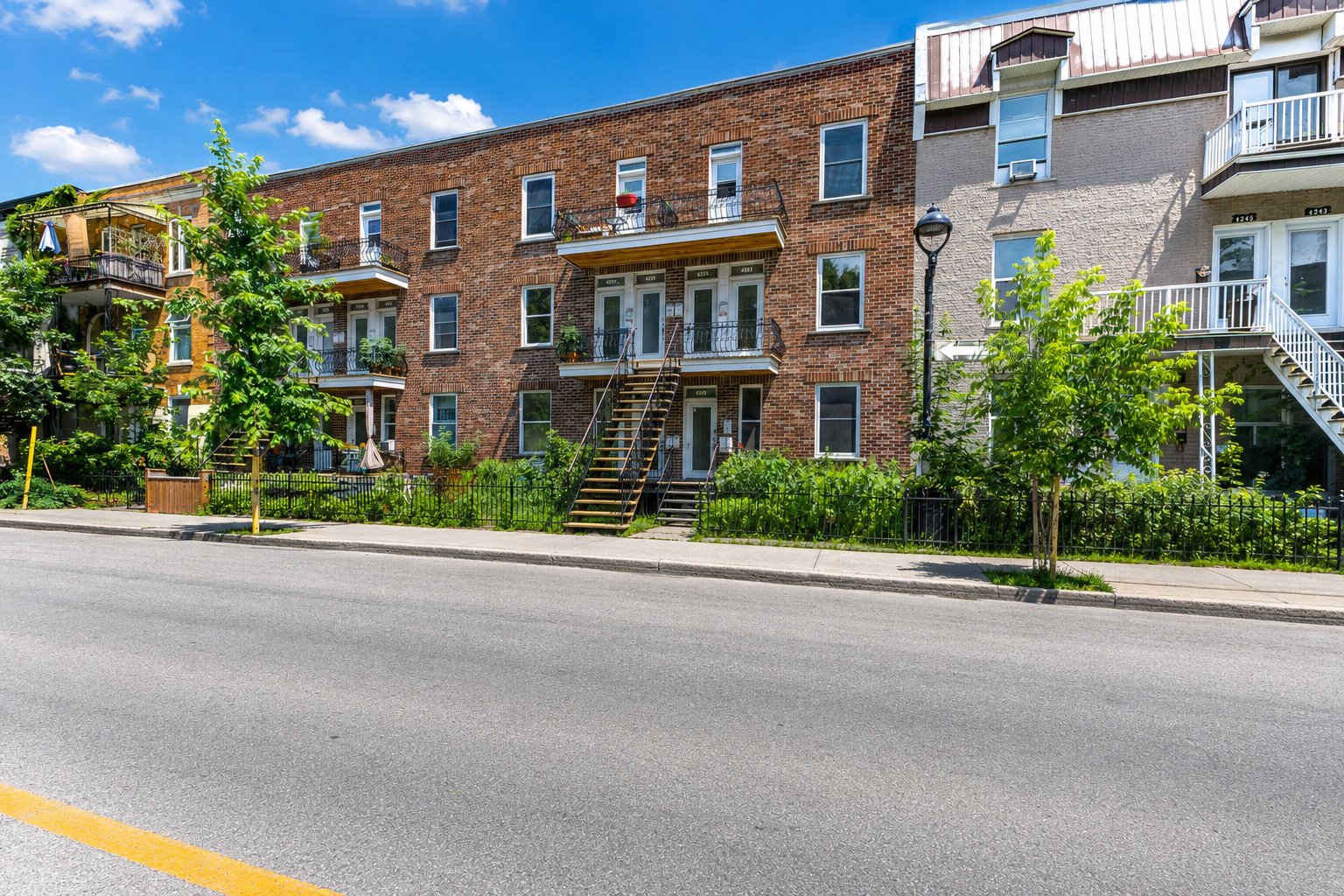 4249 Av. des Érables — photo 1