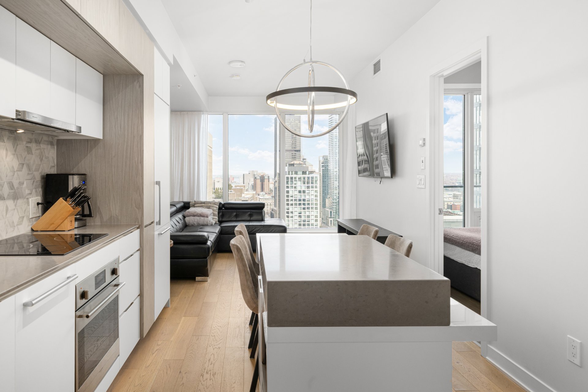 1188 Rue St-Antoine O. — photo 3