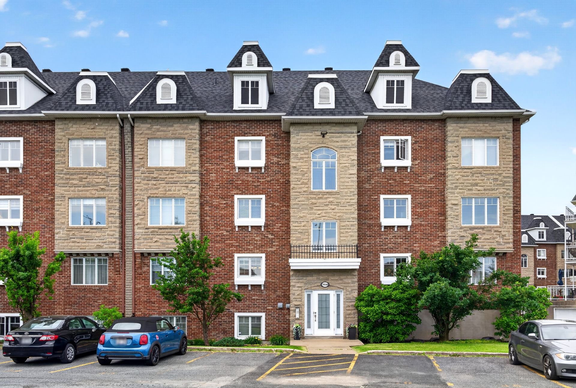 9300 Rue Rubaniers — photo 1