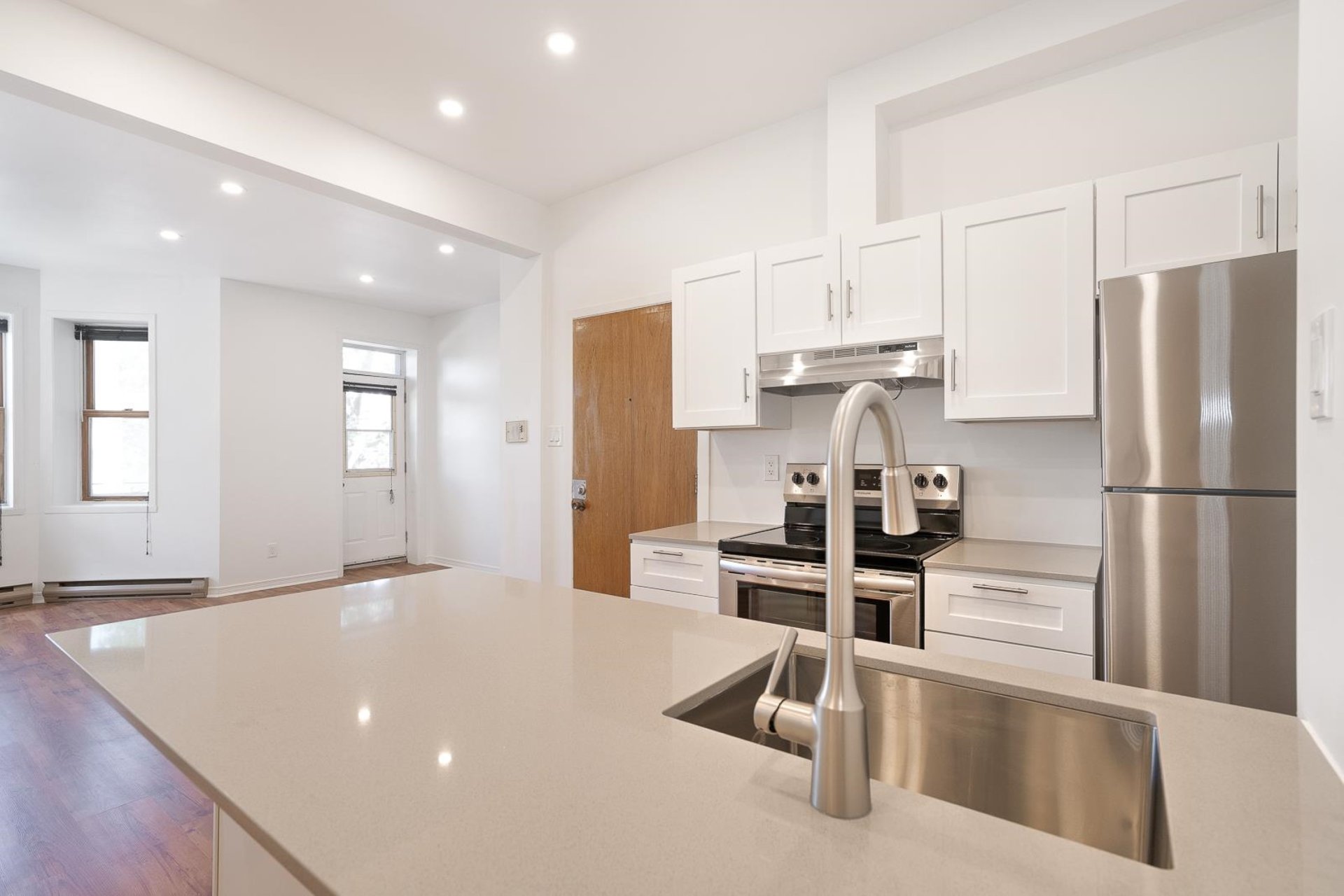 2195 Av. Wilson — photo 3