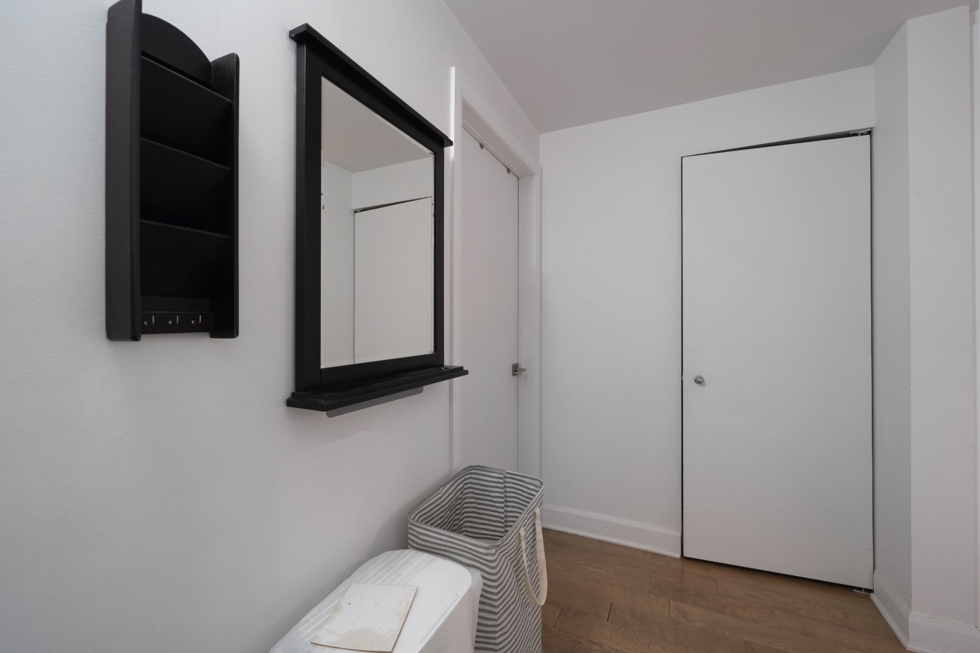1181 Rue Bishop — photo 3