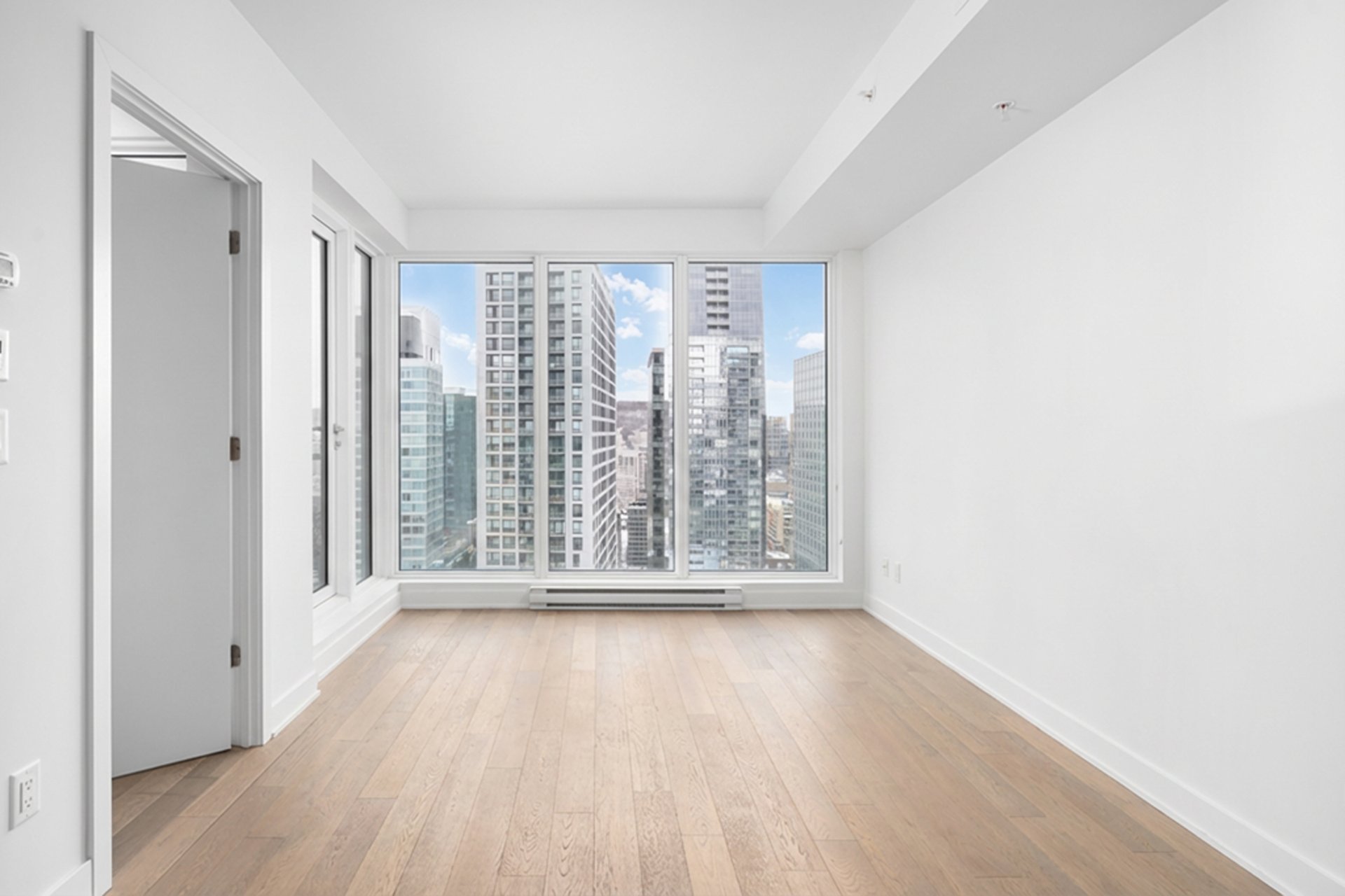 1288 Rue St-Antoine O. — photo 1