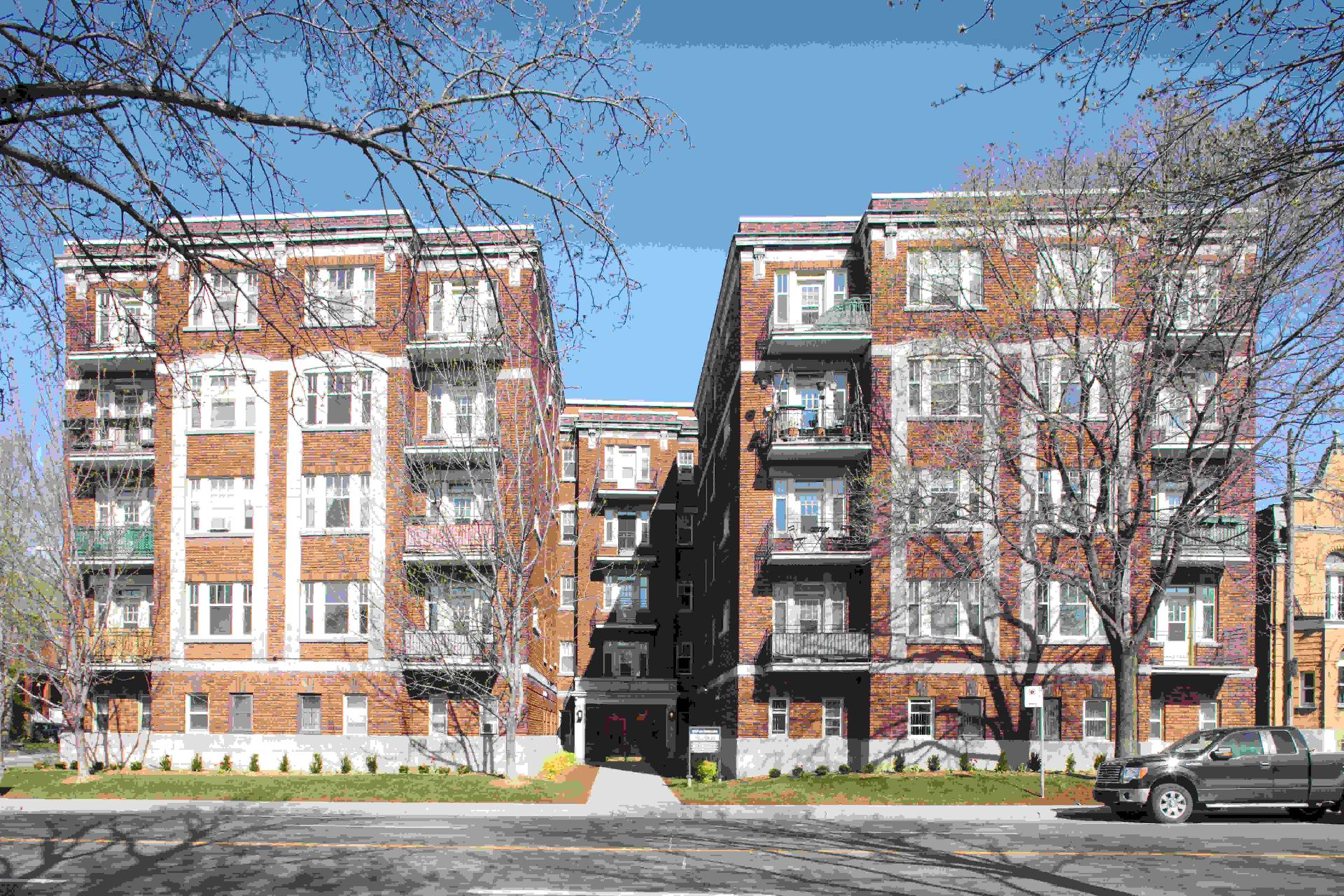 4800 Boul. De Maisonneuve O. — photo 1