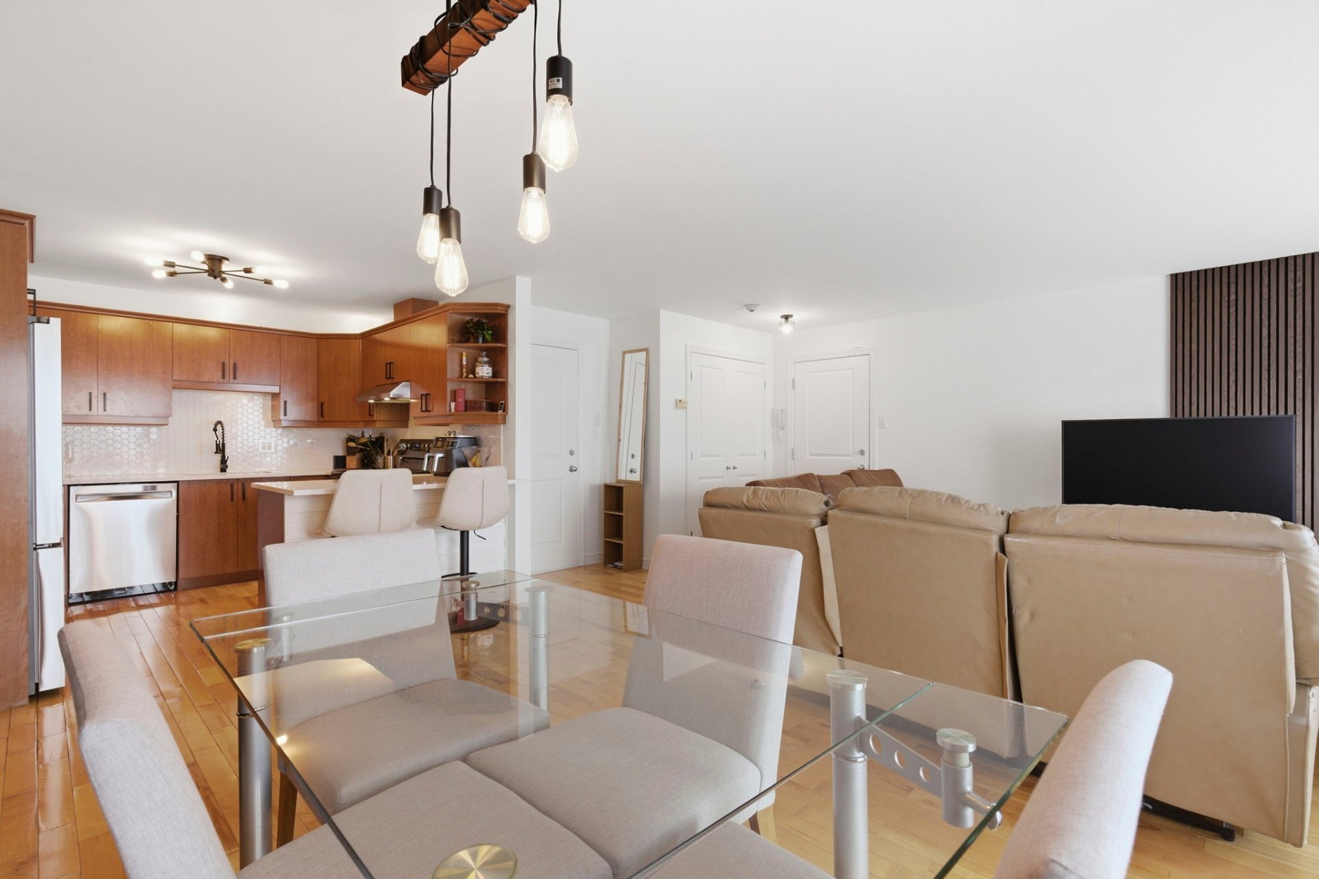 2502 Rue Bossuet — photo 2