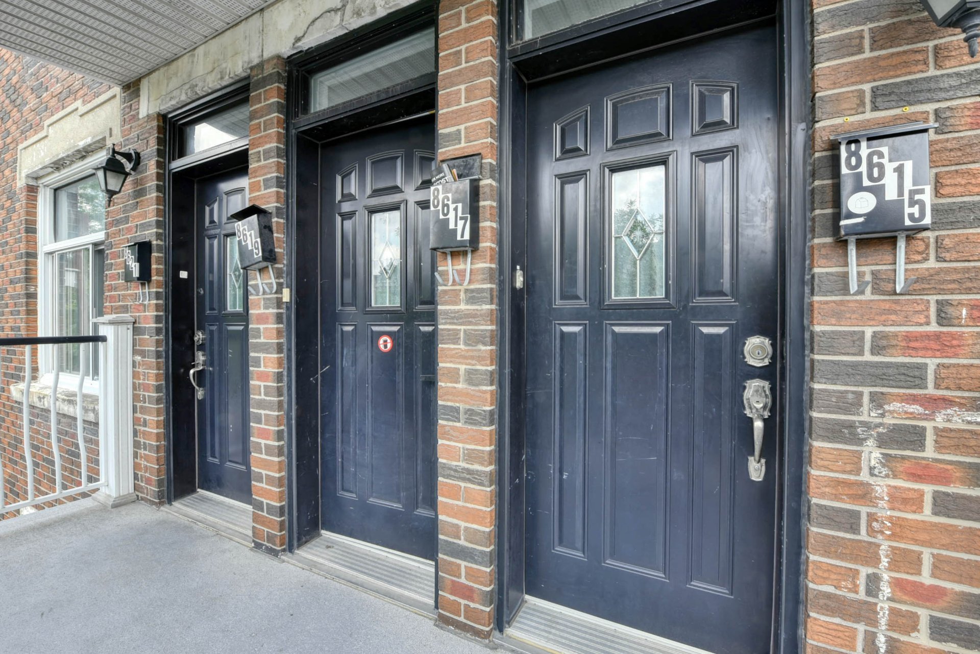 8615 Rue St-Denis — photo 2