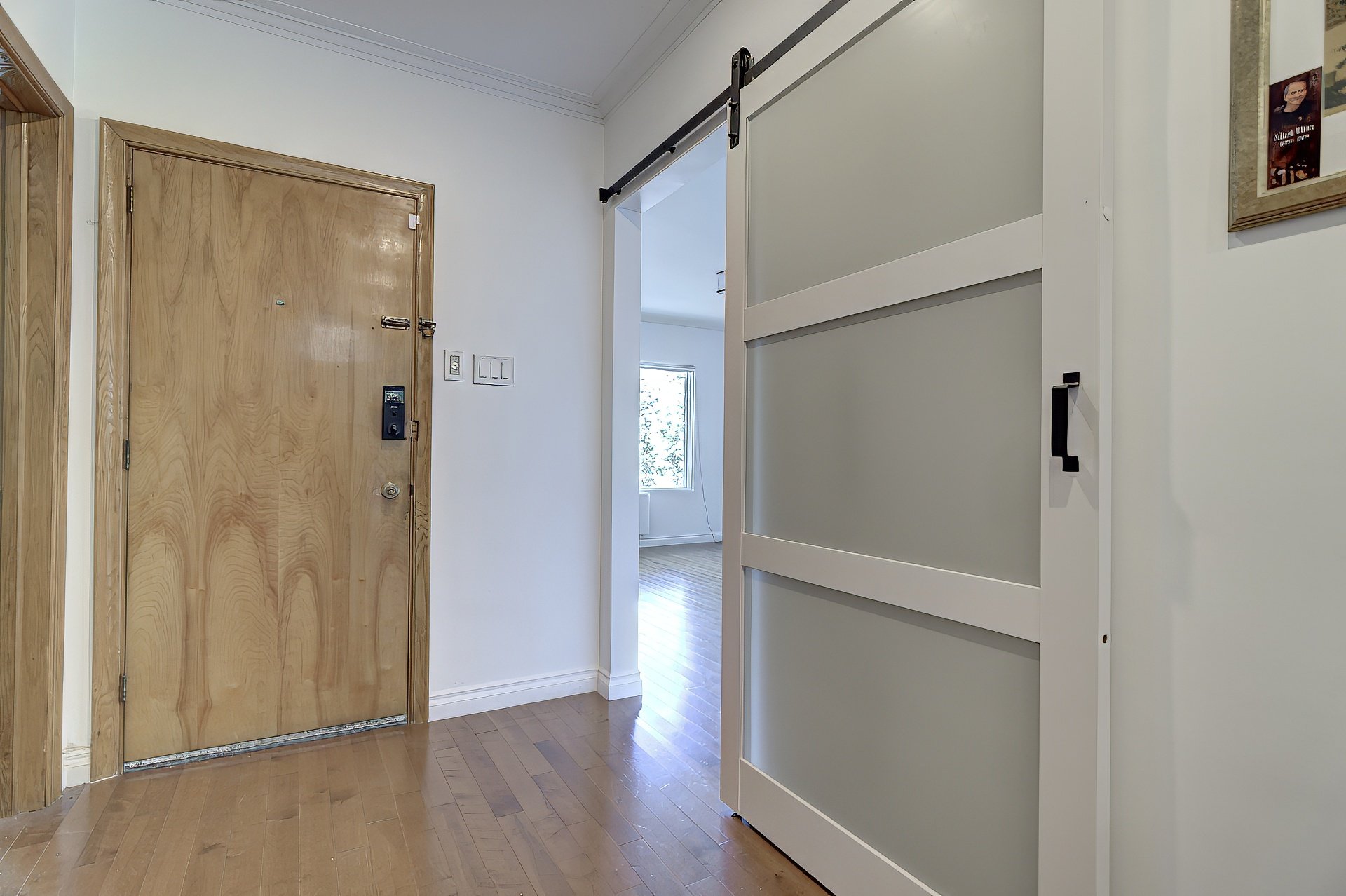 8955 Rue de Reims — photo 3