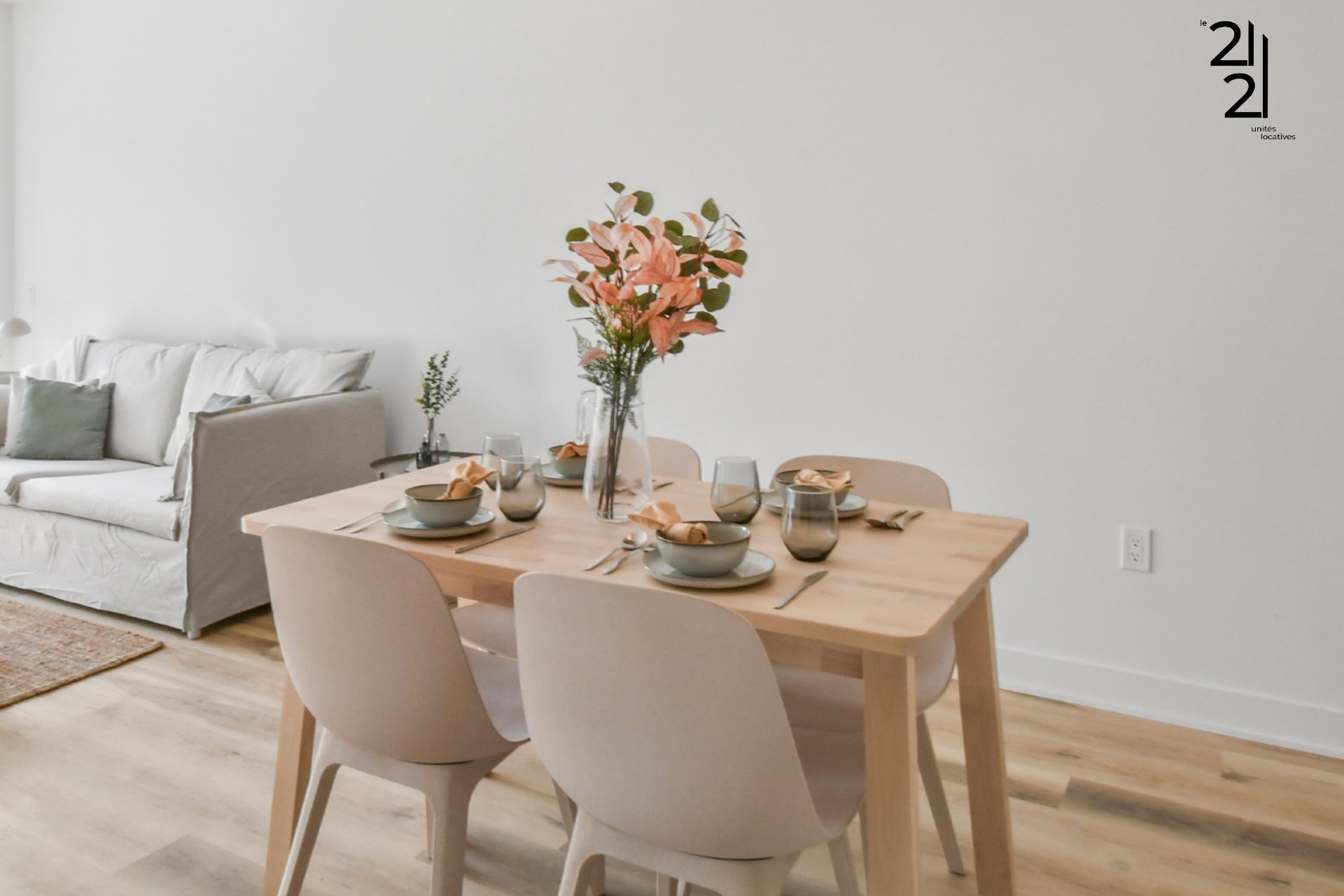 2121 Av. Papineau — photo 2