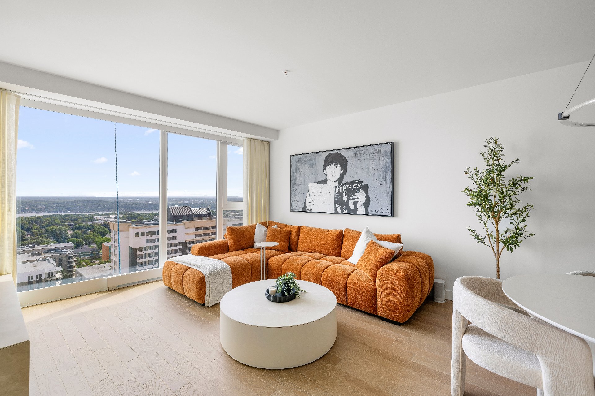 1300 Av. de Germain-des-Prés — photo 1