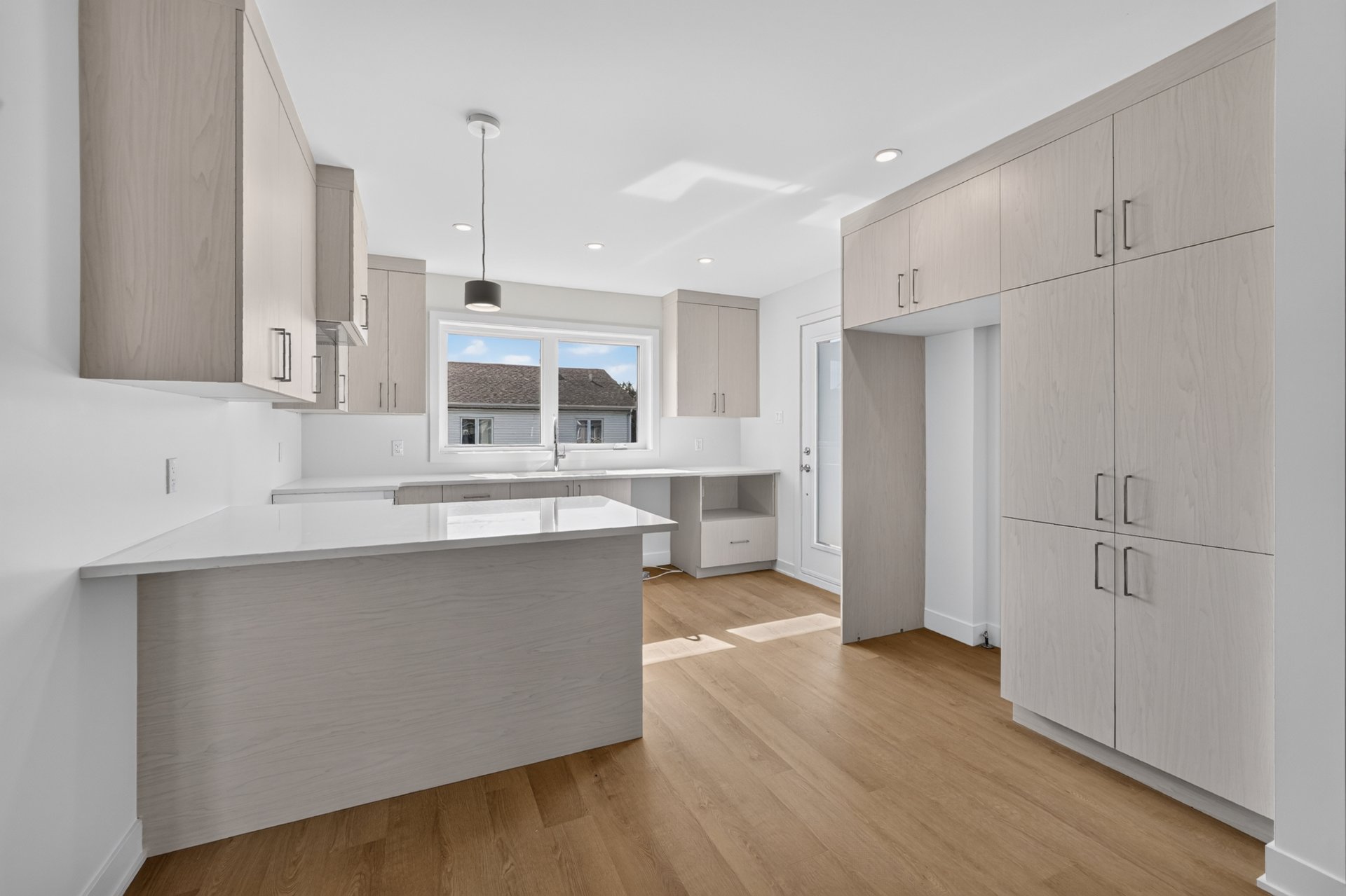 6058 Av. Auteuil — photo 2