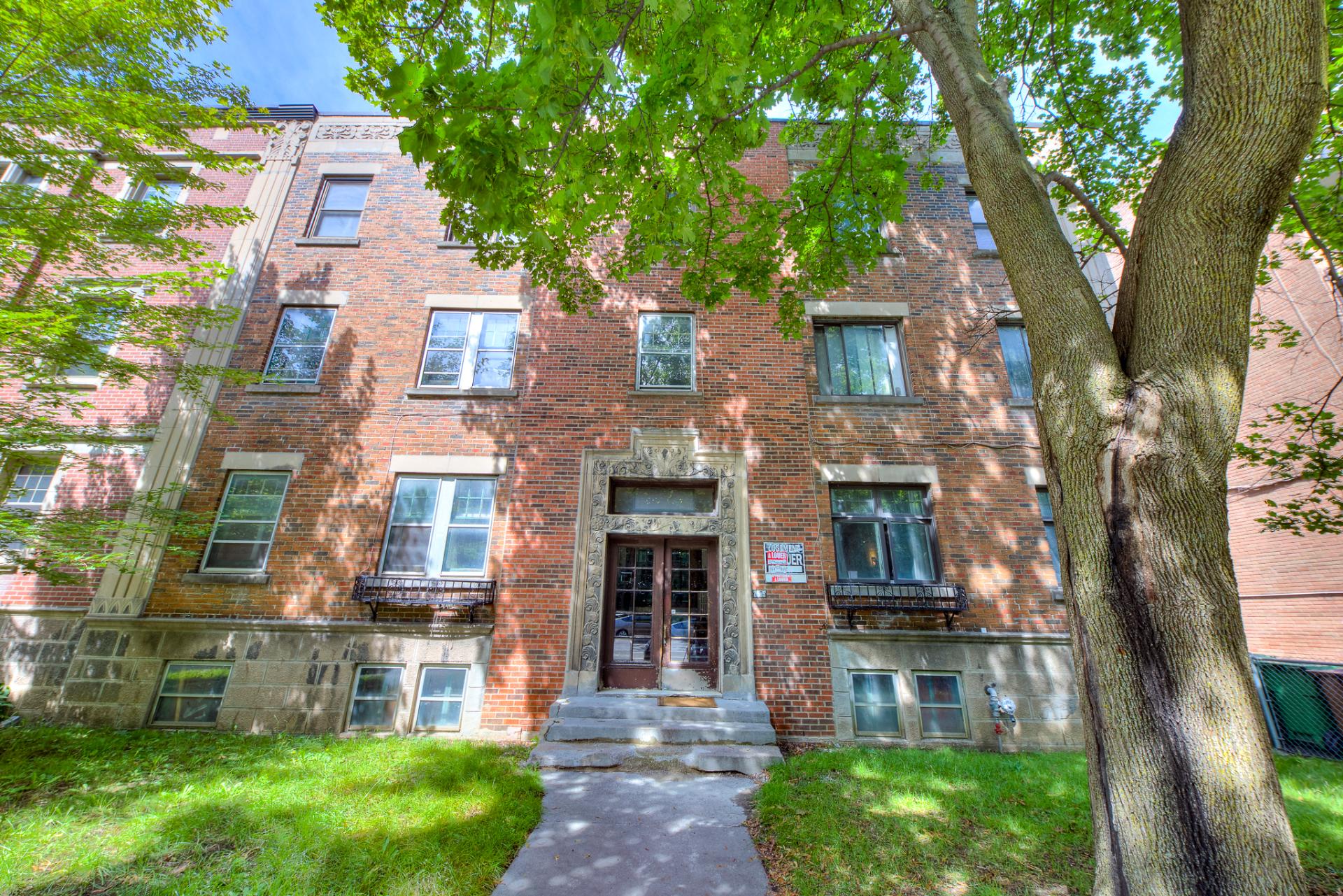 2515 Boul. Édouard-Montpetit — photo 1