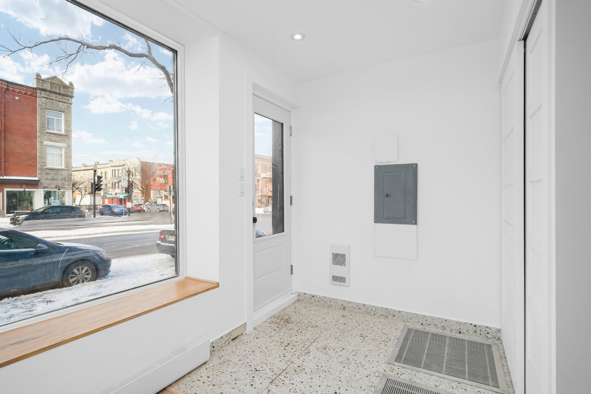 352 Boul. St-Joseph O. — photo 2