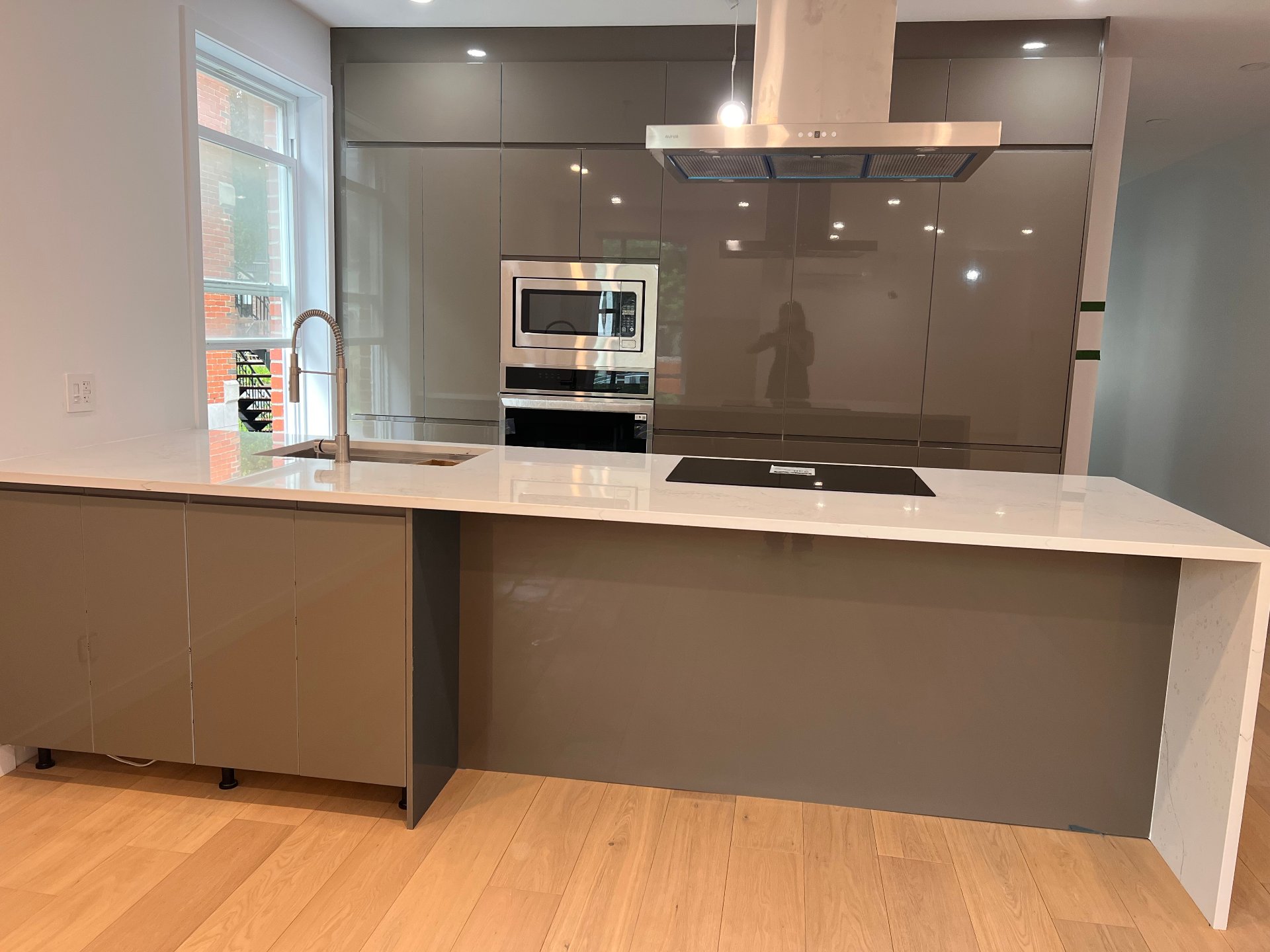 6439 Av. des Érables — photo 3