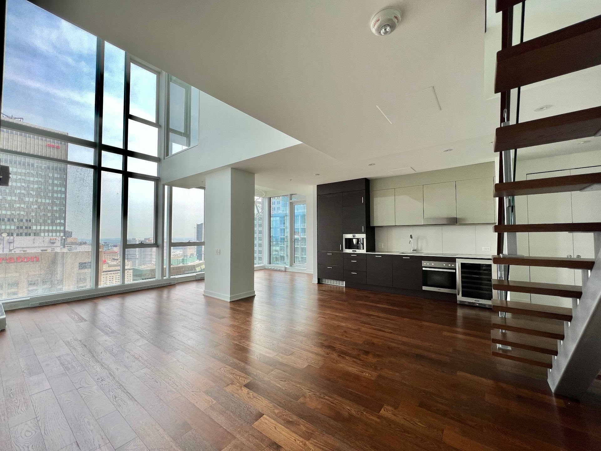 1155 Rue de la Montagne — photo 1