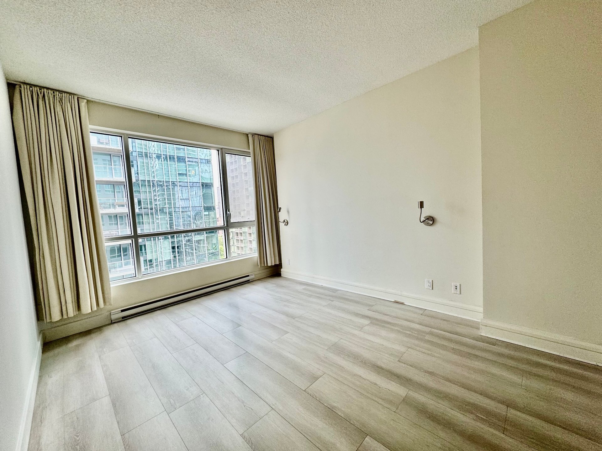 1100 Rue de la Montagne — photo 2