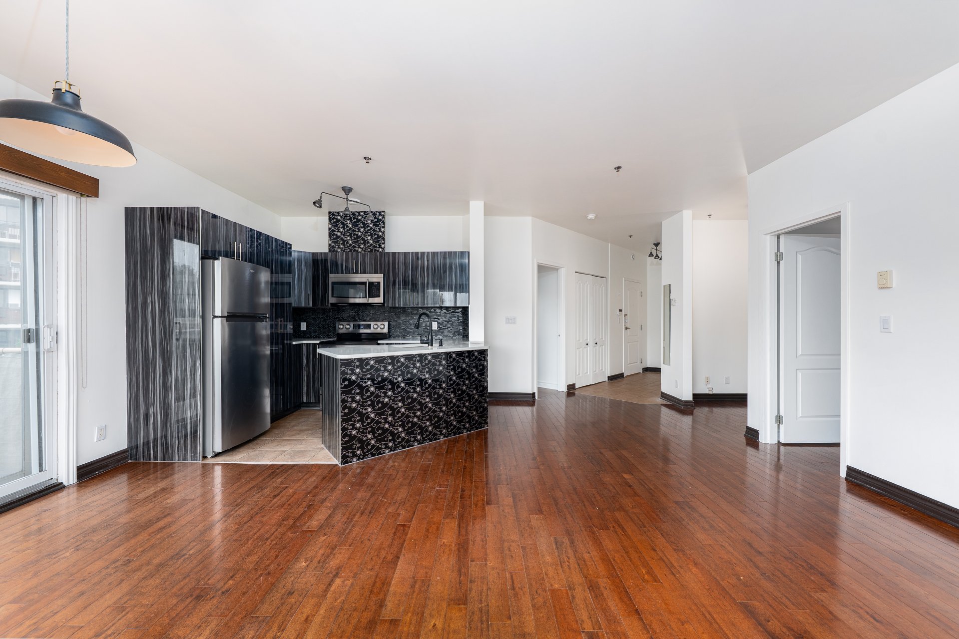 4545 Av. Girouard — photo 3