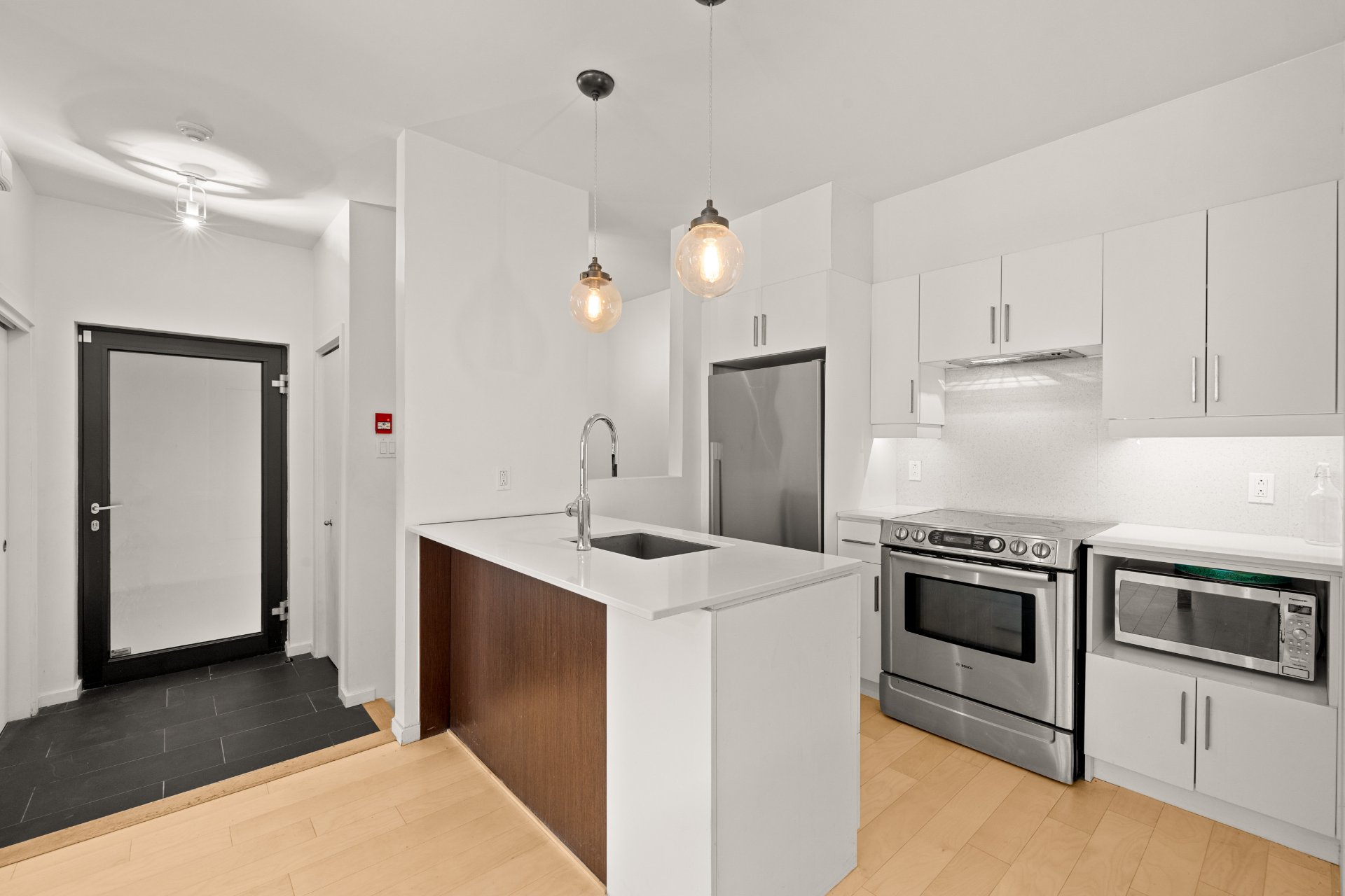251 Rue St-Zotique O. — photo 2