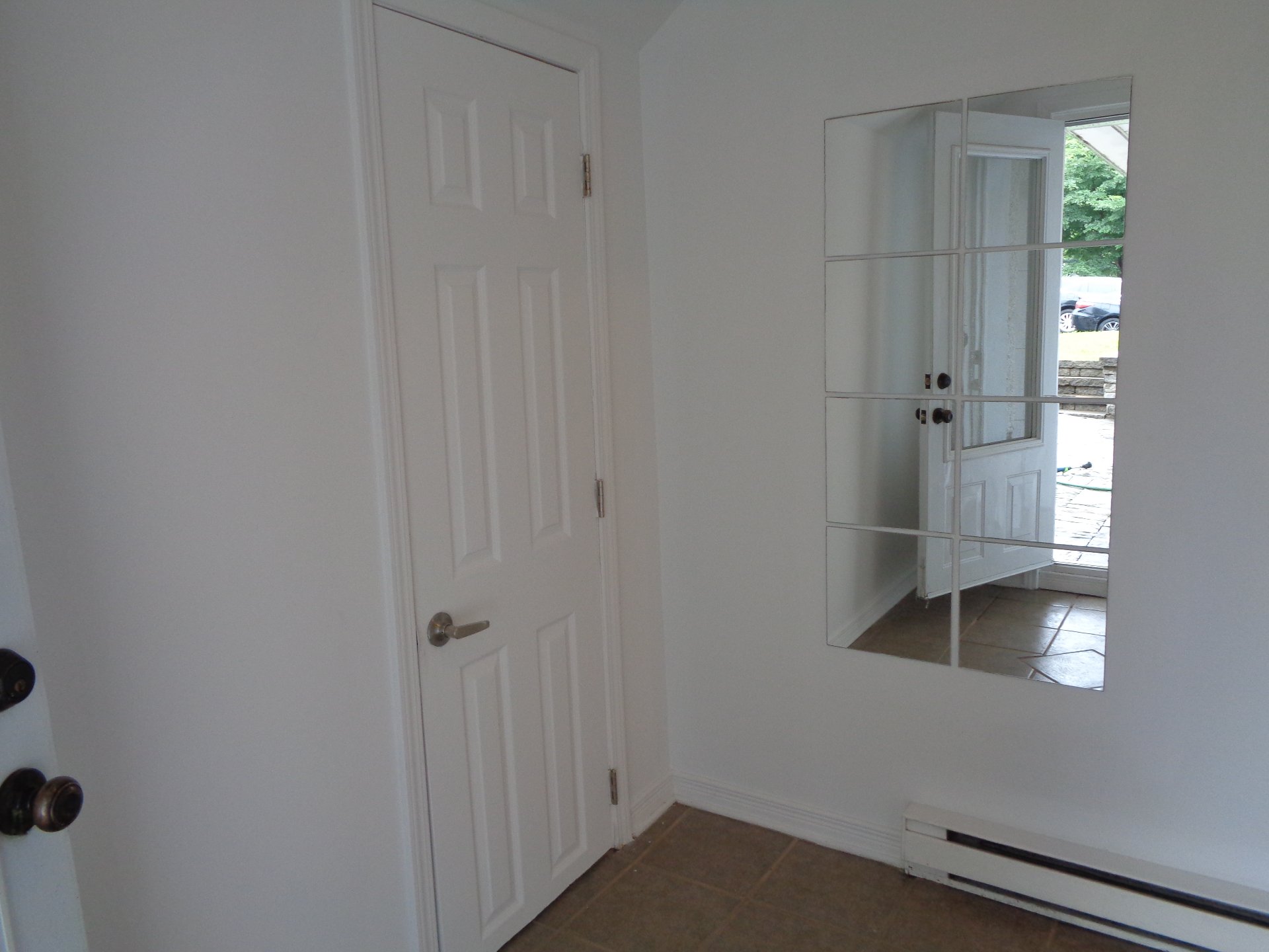 9148A Rue Jamay — photo 2