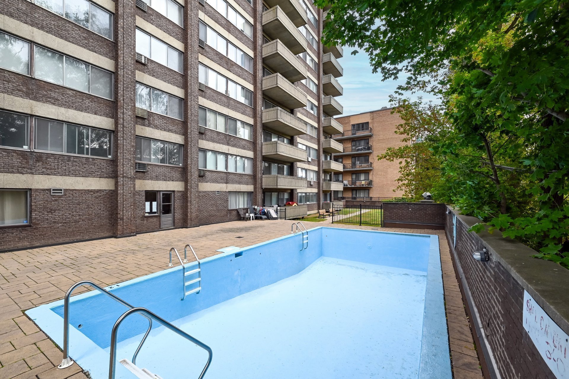 5150 Av. MacDonald — photo 1