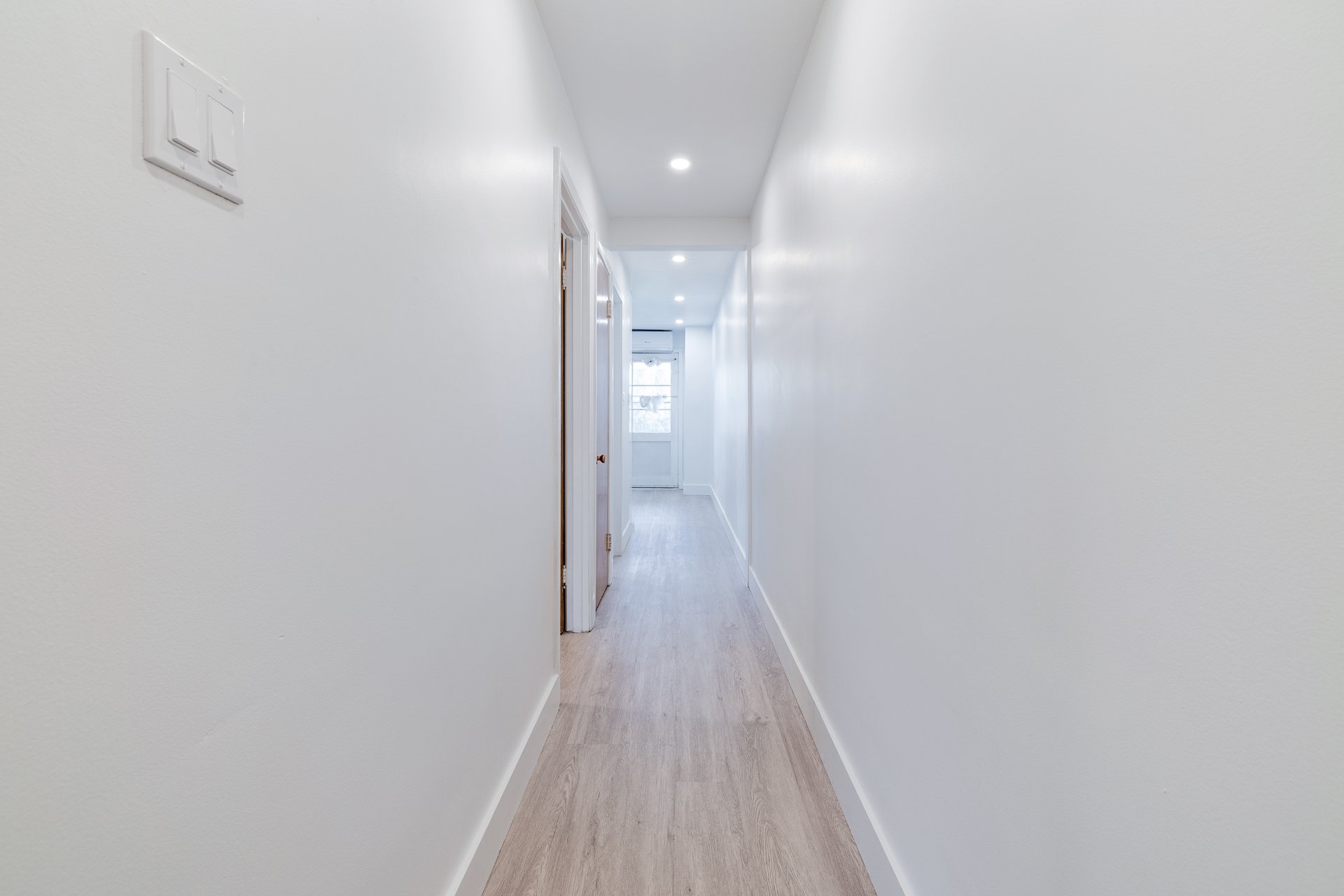 9695 Av. Bruchési — photo 3