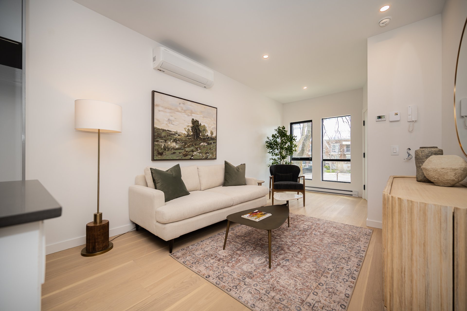 2571Z Rue Sherbrooke E. — photo 1