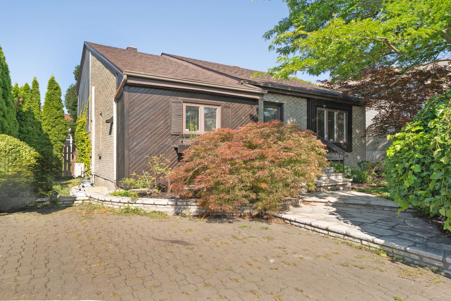 1740 Rue Tahiti — photo 1