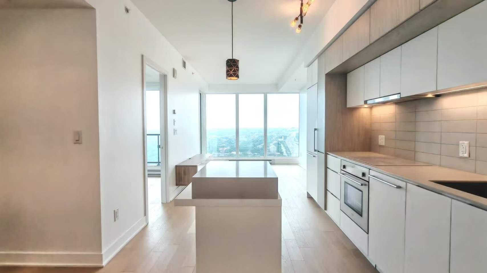 1288 Rue St-Antoine O. — photo 1