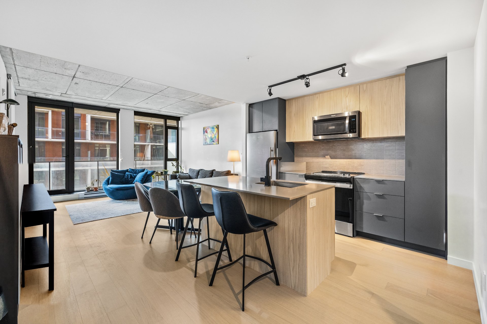 200 Boul. Marcel-Laurin — photo 1
