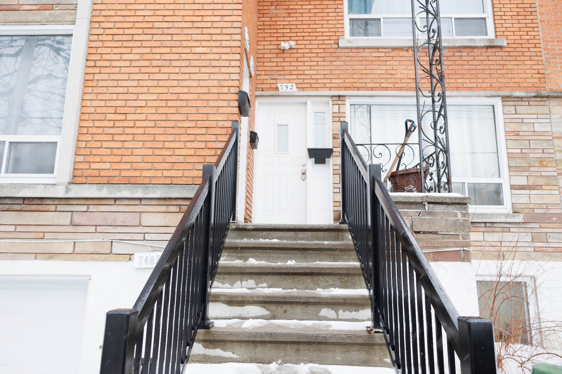748 Av. Alepin — photo 1