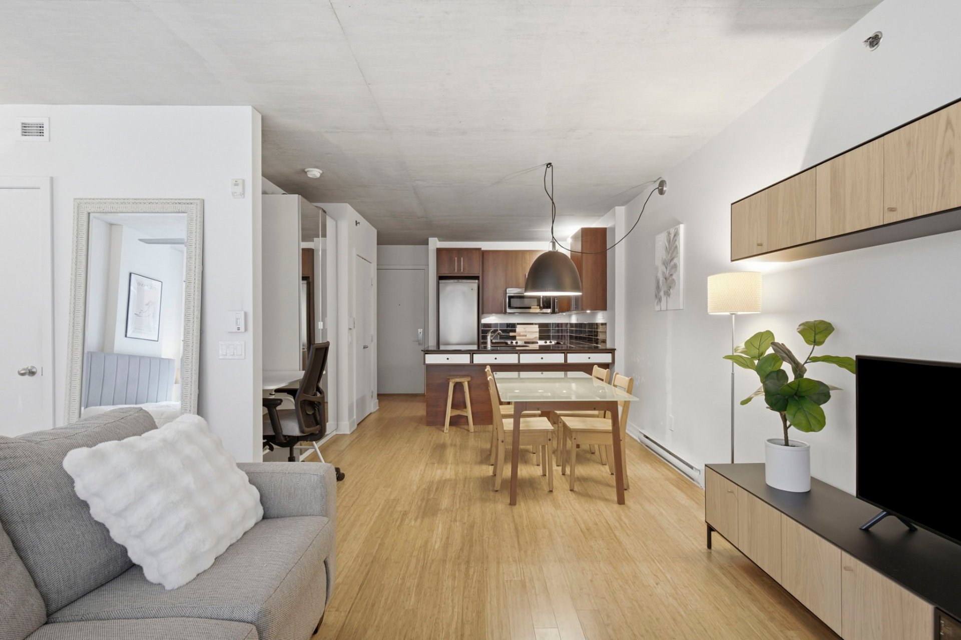 950 Rue Notre-Dame O. — photo 2