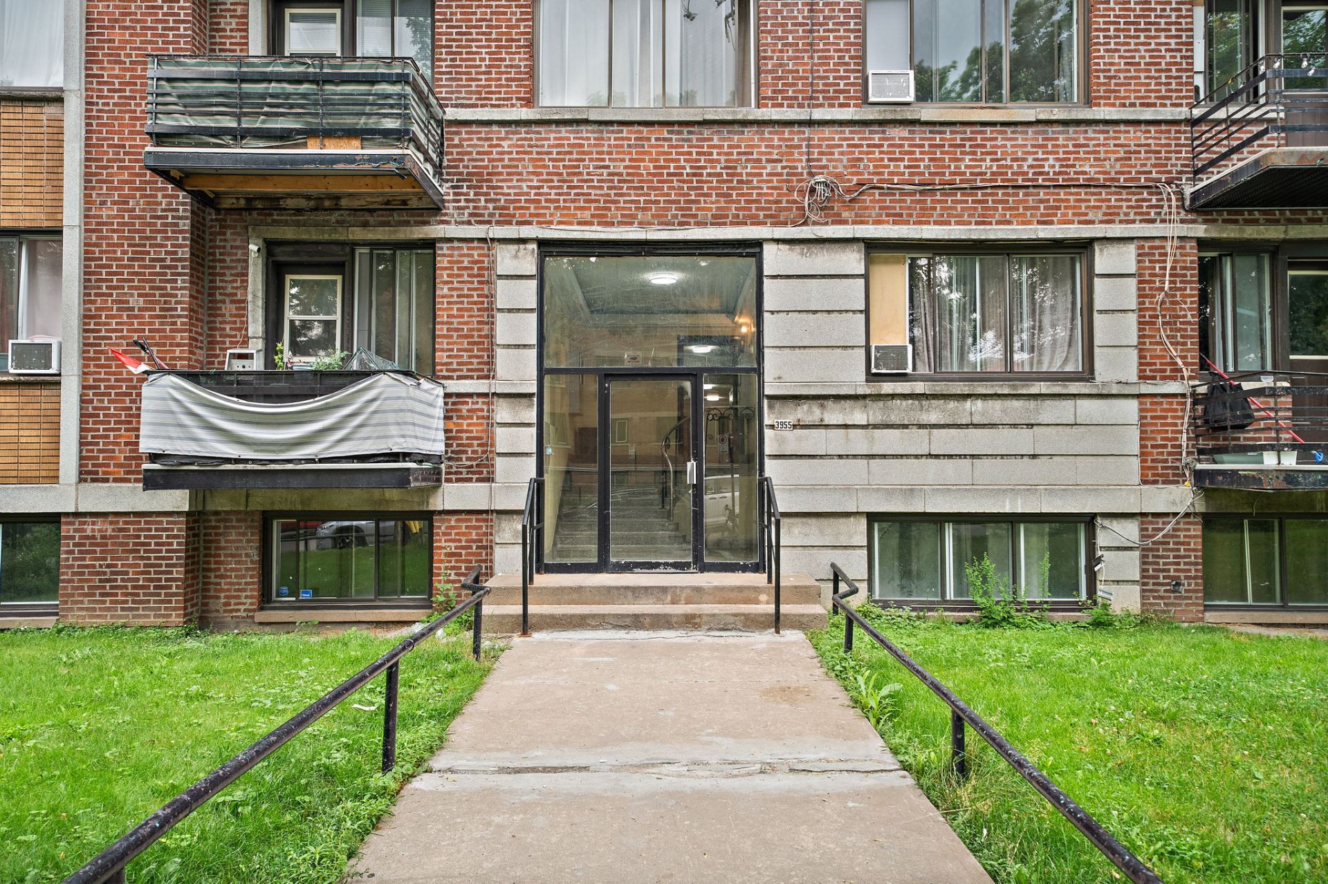 3975 Av. Dupuis — photo 3