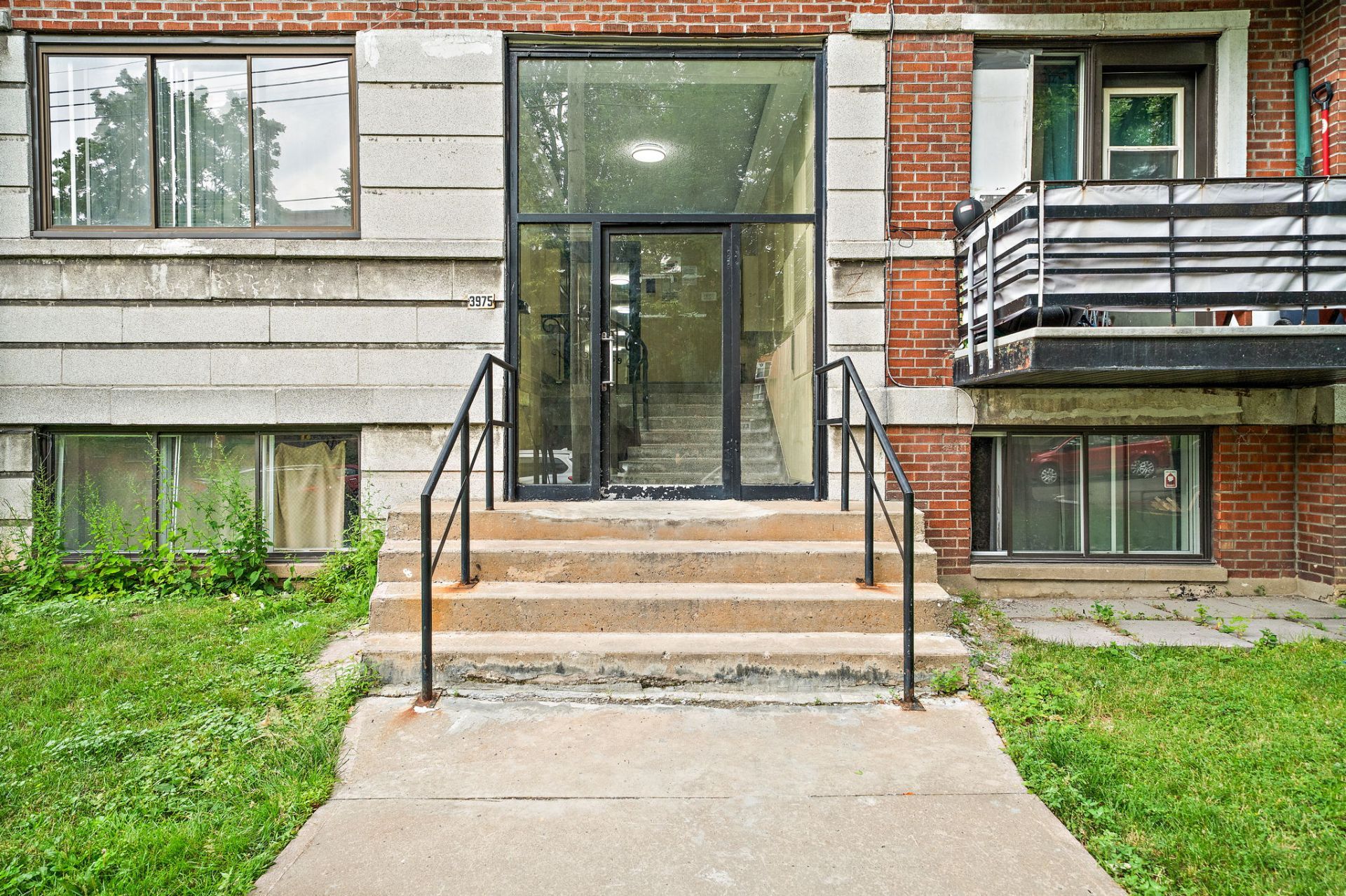 3975 Av. Dupuis — photo 2