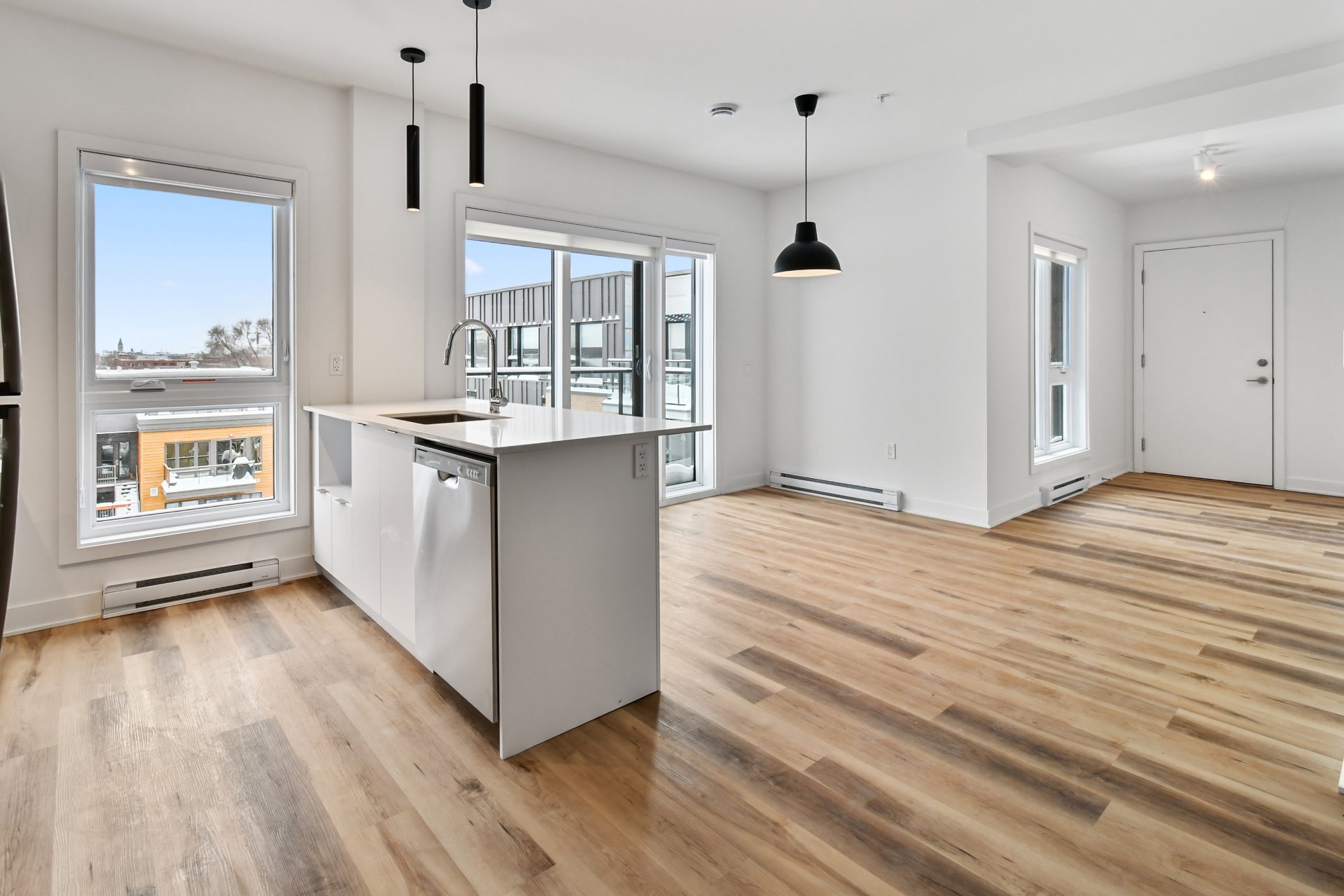 2121 Av. Papineau — photo 2