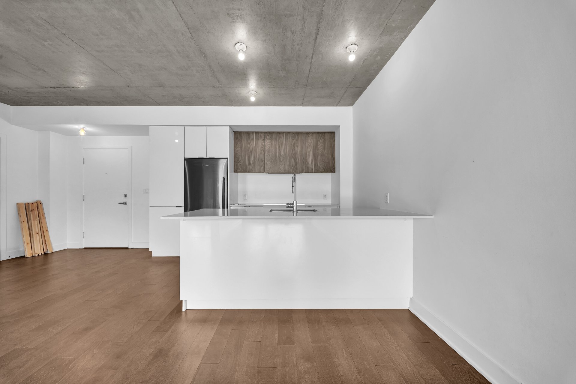4599 Av. Clanranald — photo 2