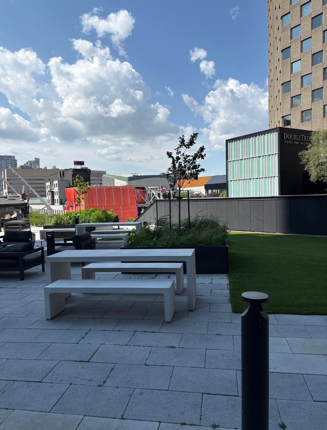 1200 Rue Jeanne-Mance — photo 2