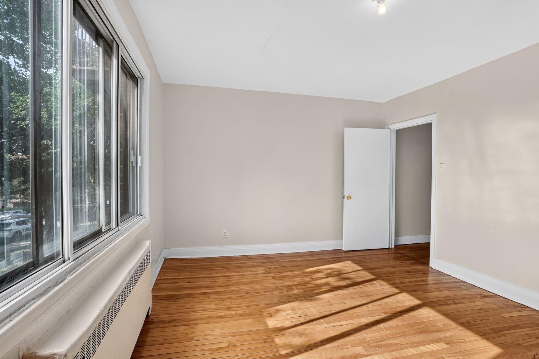 4455 Av. Dupuis — photo 3