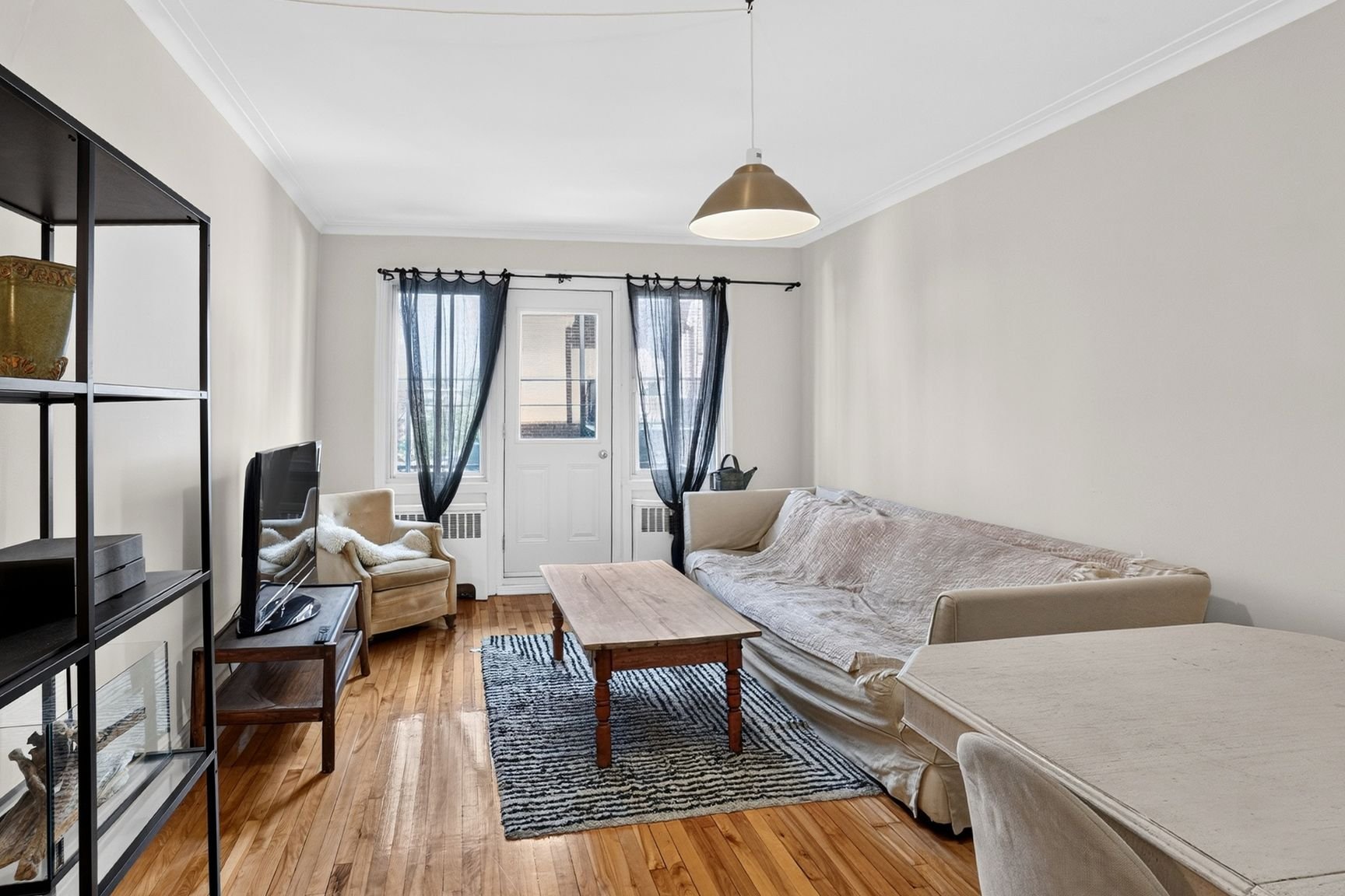 4455 Av. Dupuis — photo 1