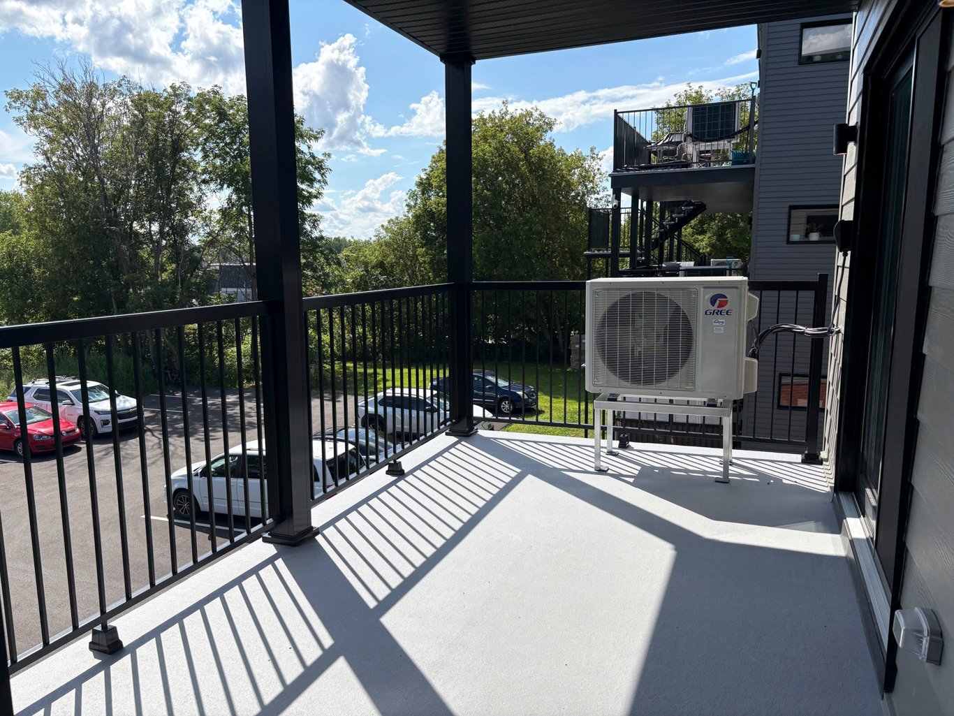 142 Rue Caroline — photo 1