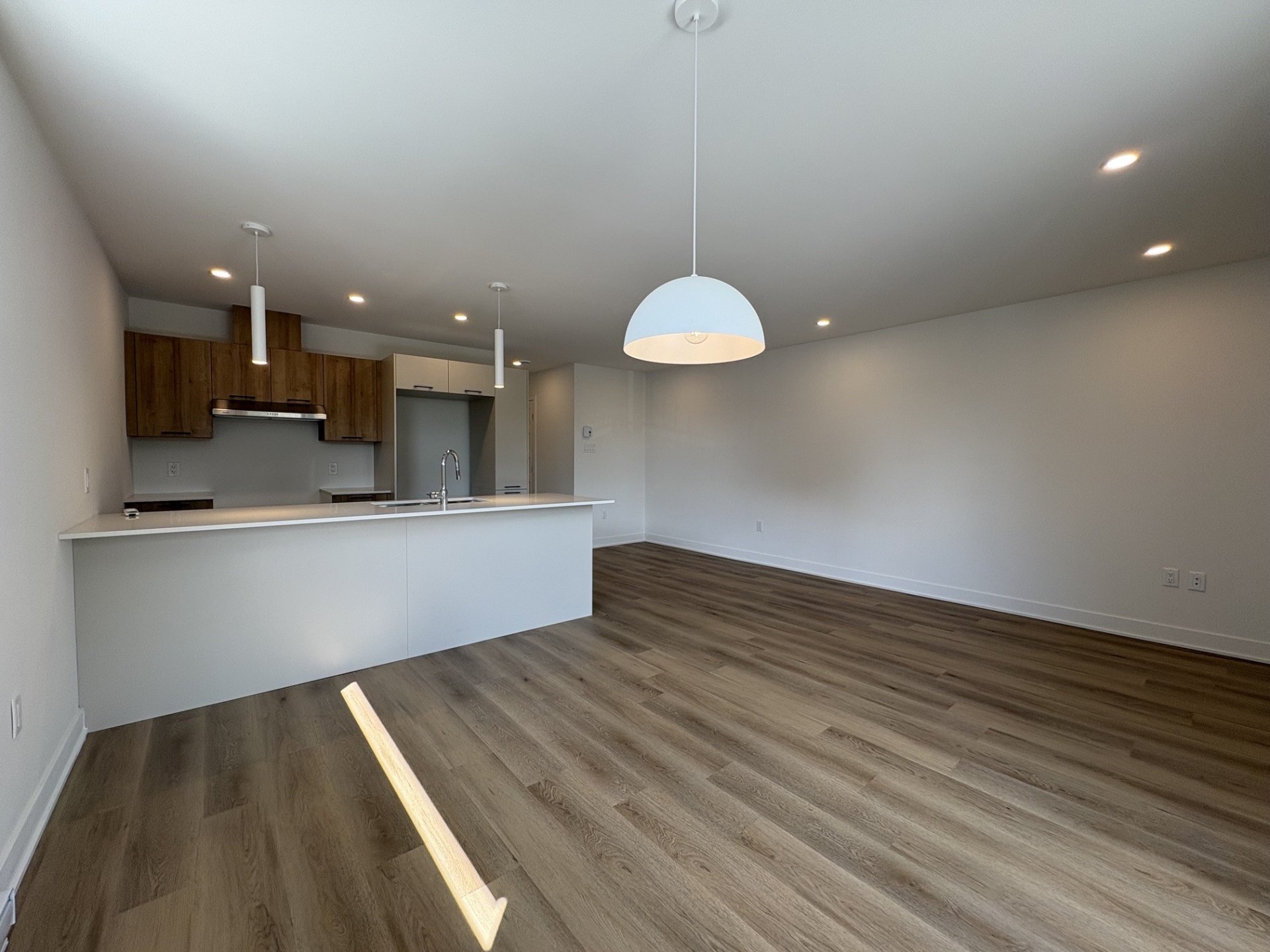 142 Rue Caroline — photo 1