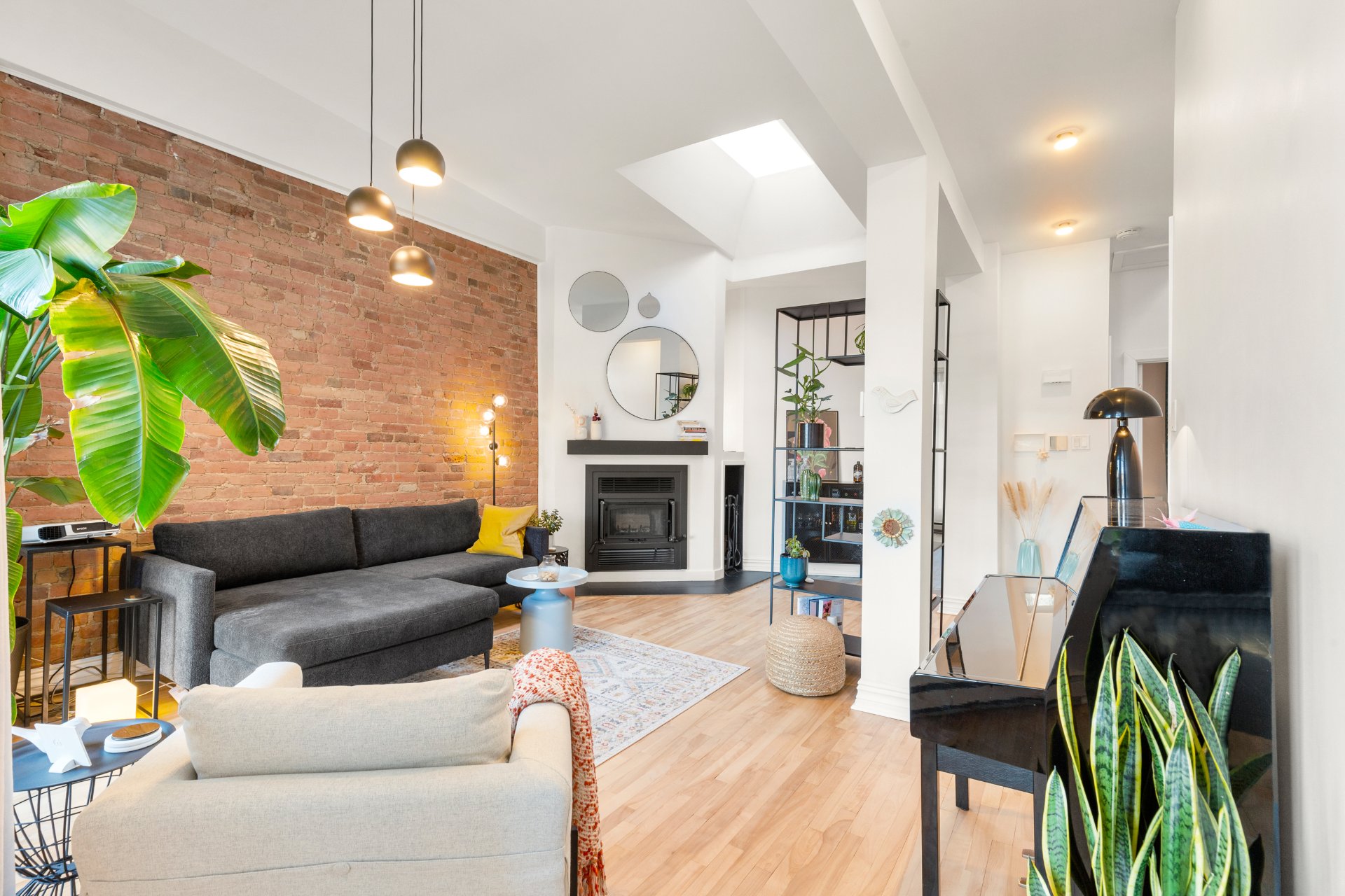 2035 Rue Sanguinet — photo 1