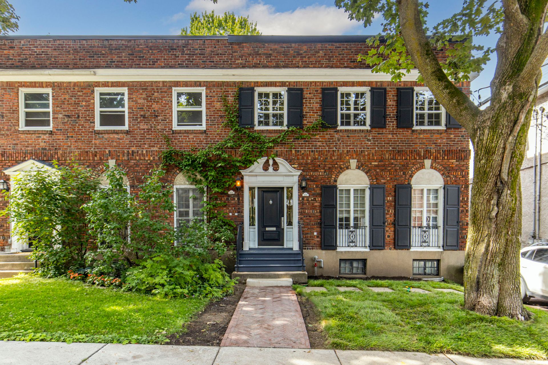 4694 Av. Grosvenor — photo 1