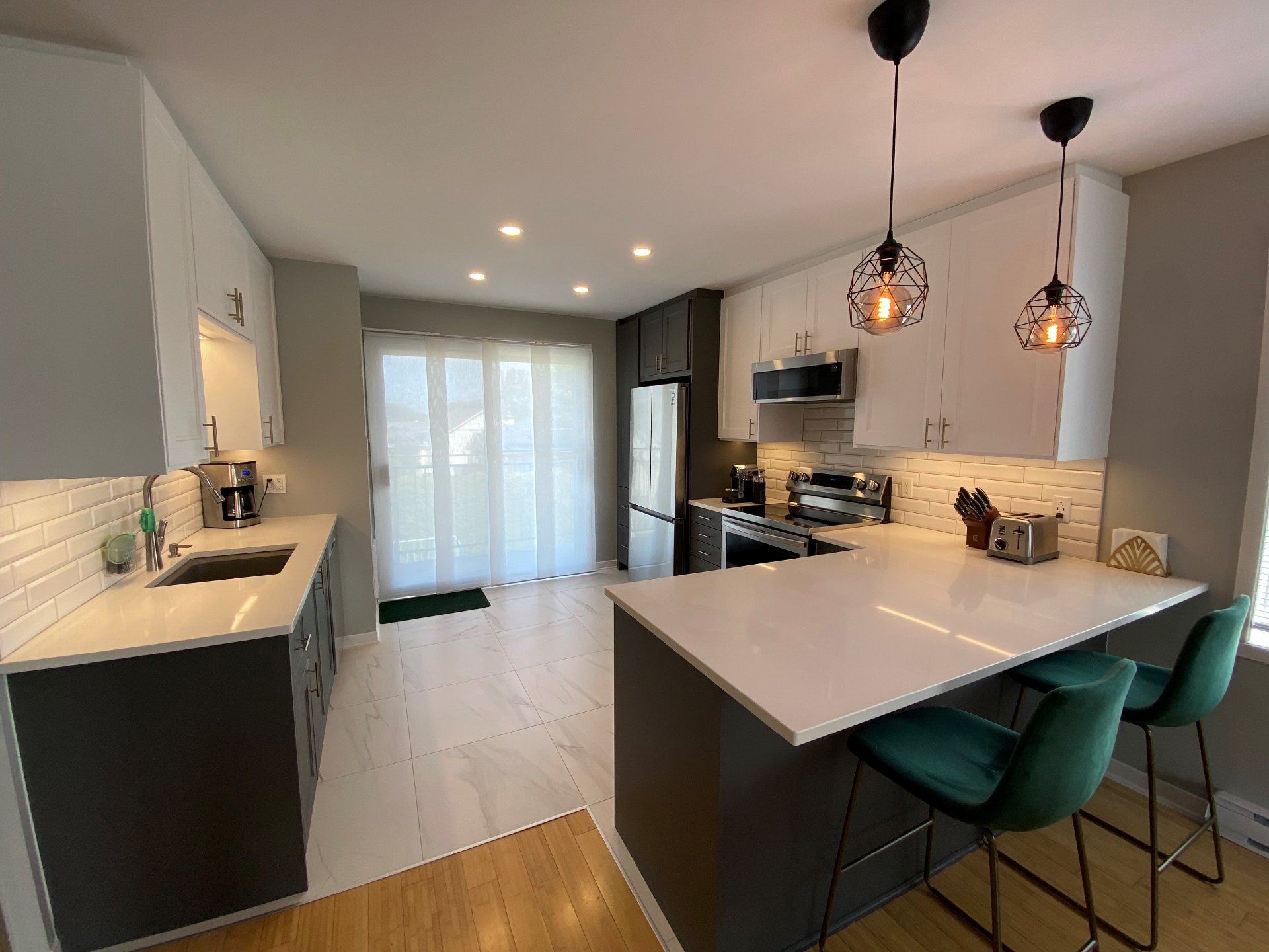 4425 Av. de la Renaissance — photo 1