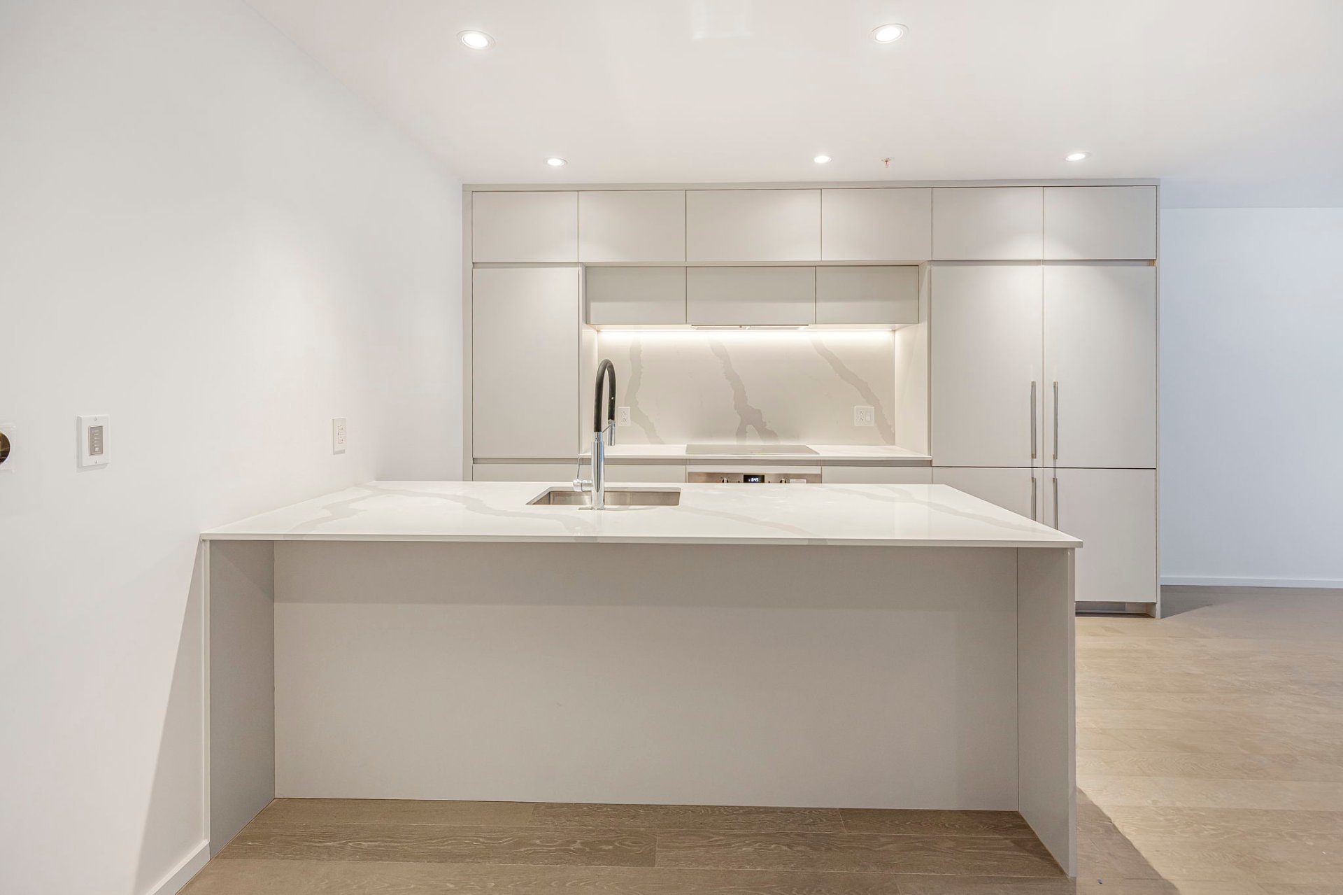 585 Av. Glengarry — photo 3