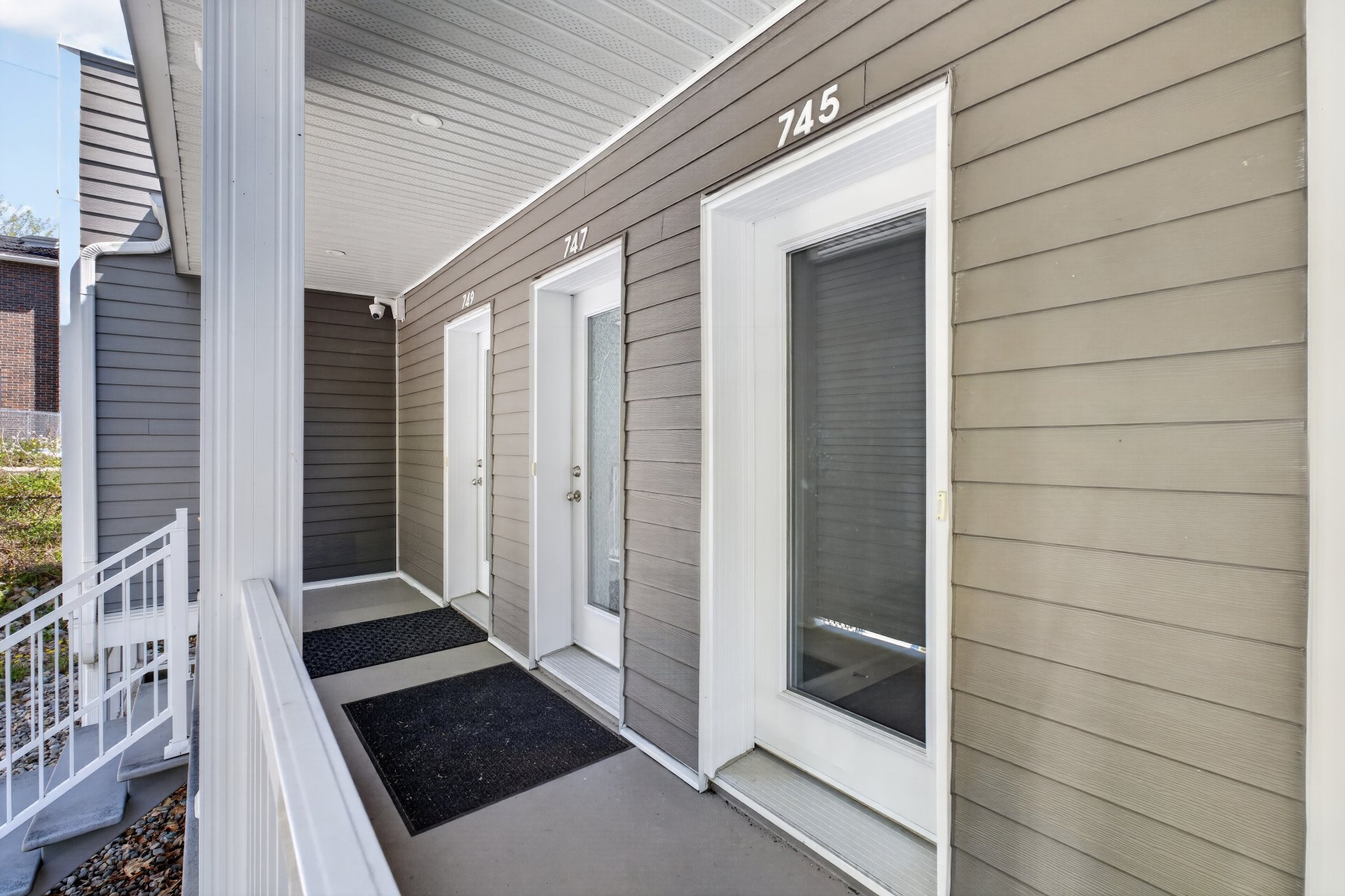741 Rue Goupil — photo 2