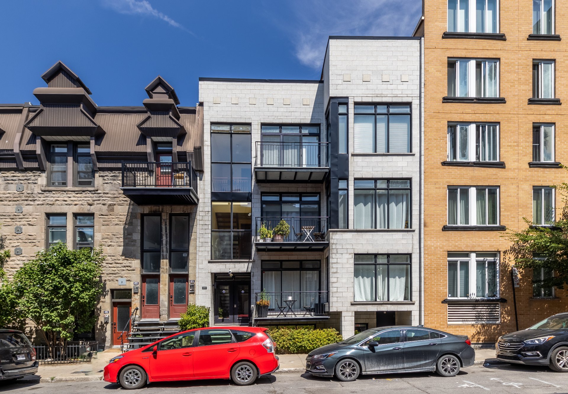 1203 Rue St-Christophe — photo 1